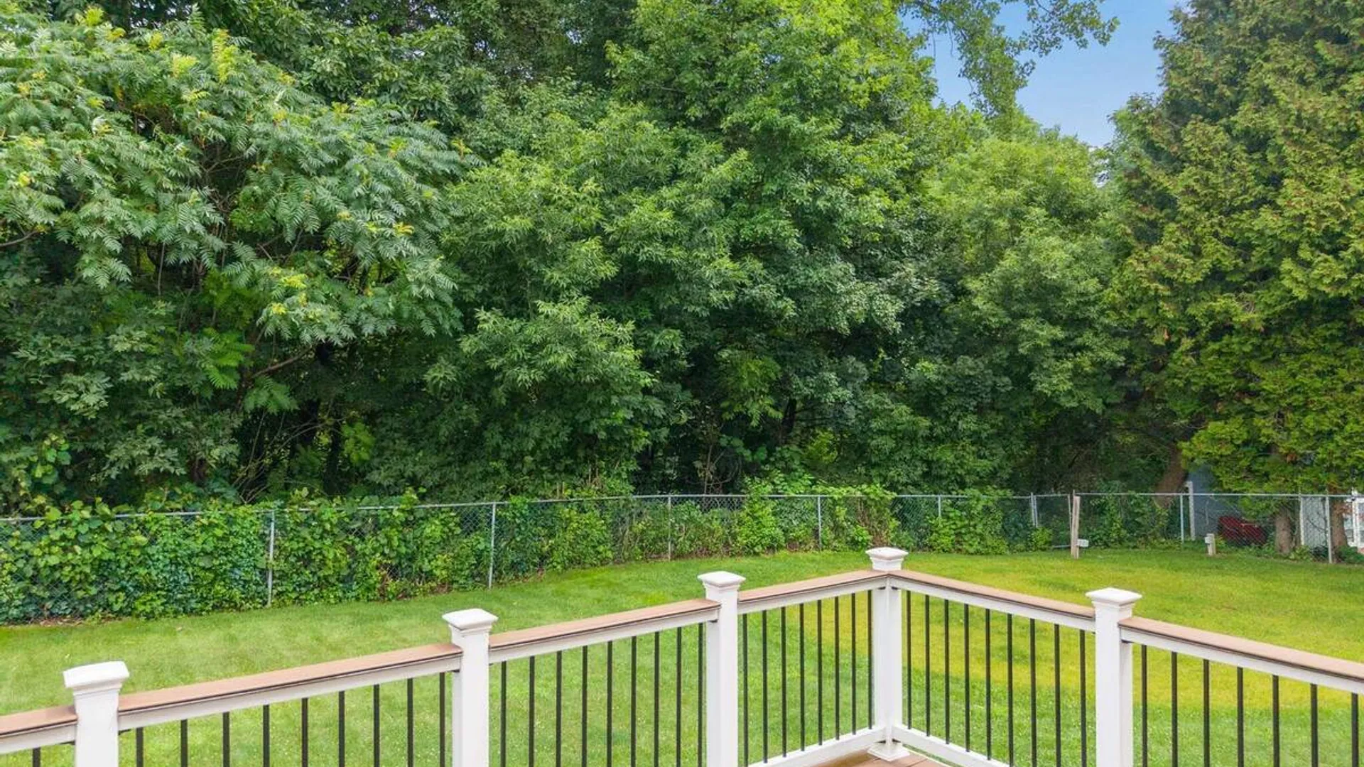 Property at 18 Fairway Lane, Colonie, NY 12304 37
