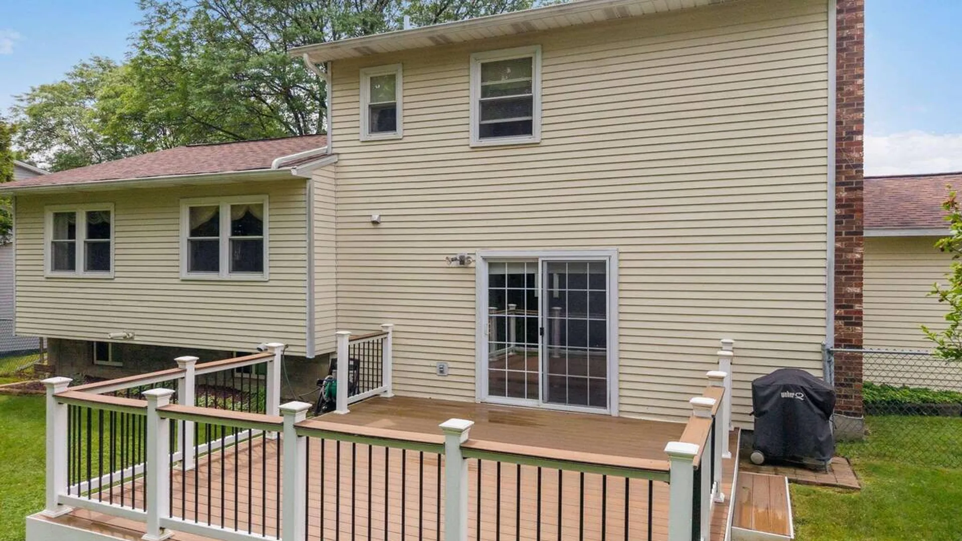 Property at 18 Fairway Lane, Colonie, NY 12304 38