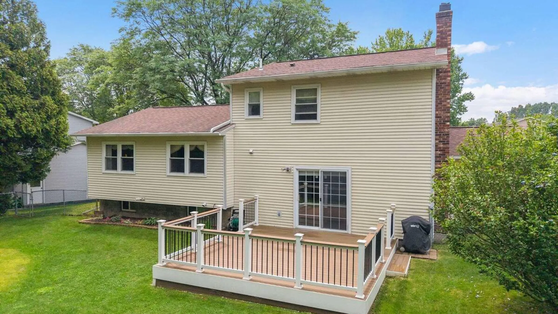 Property at 18 Fairway Lane, Colonie, NY 12304 39