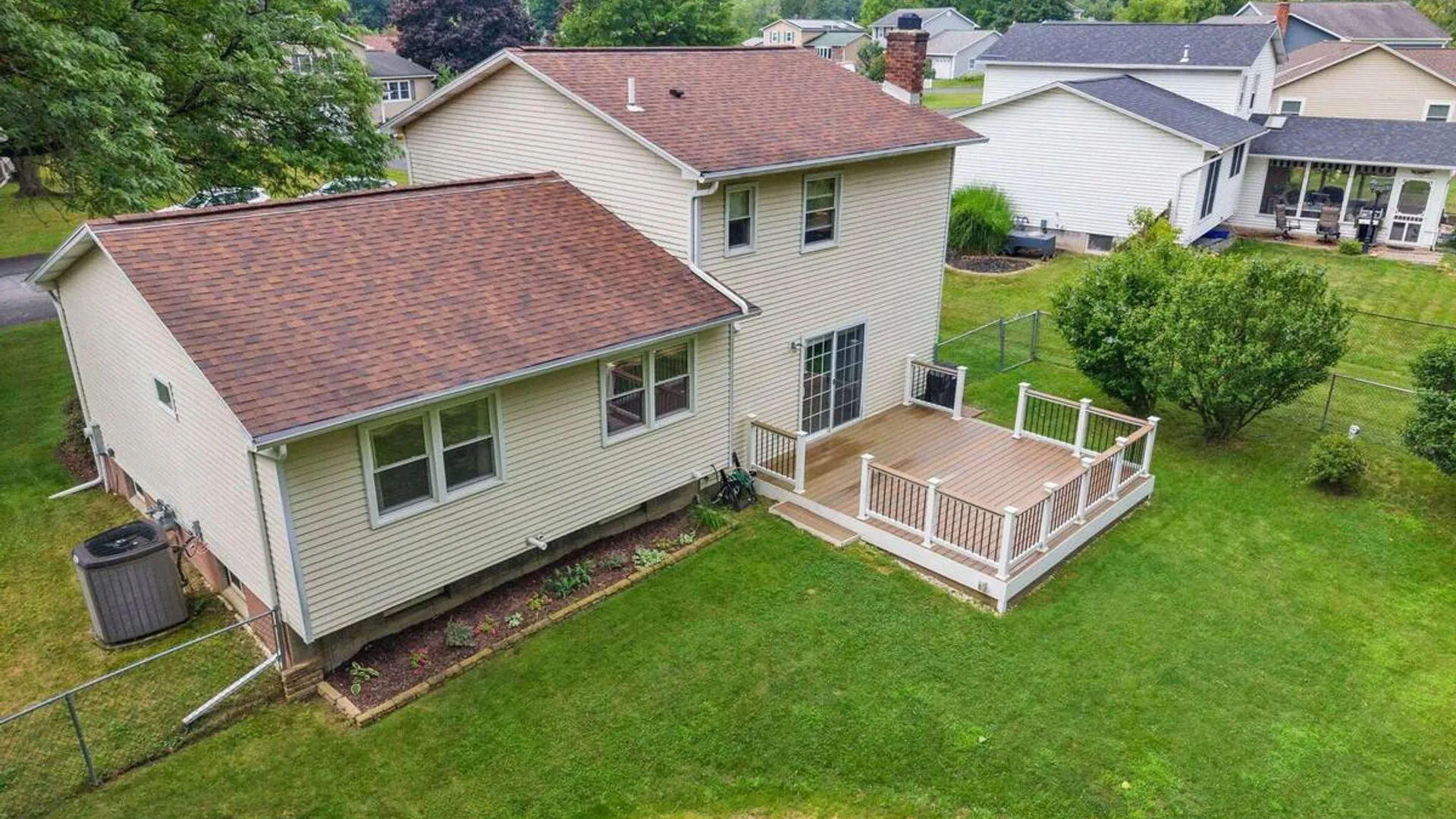 Property at 18 Fairway Lane, Colonie, NY 12304 40