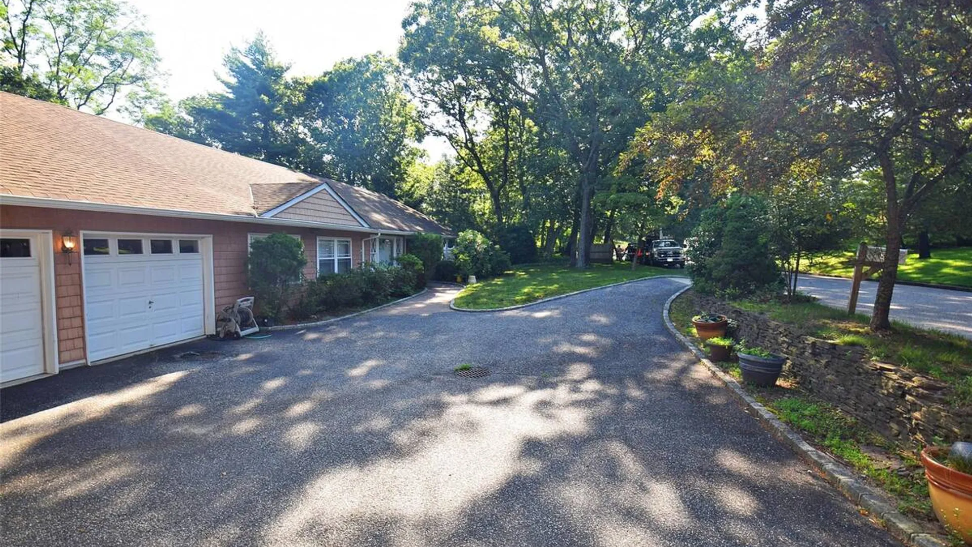 Property at 29 Ivy Hill Drive, Hauppauge, NY 11787 45