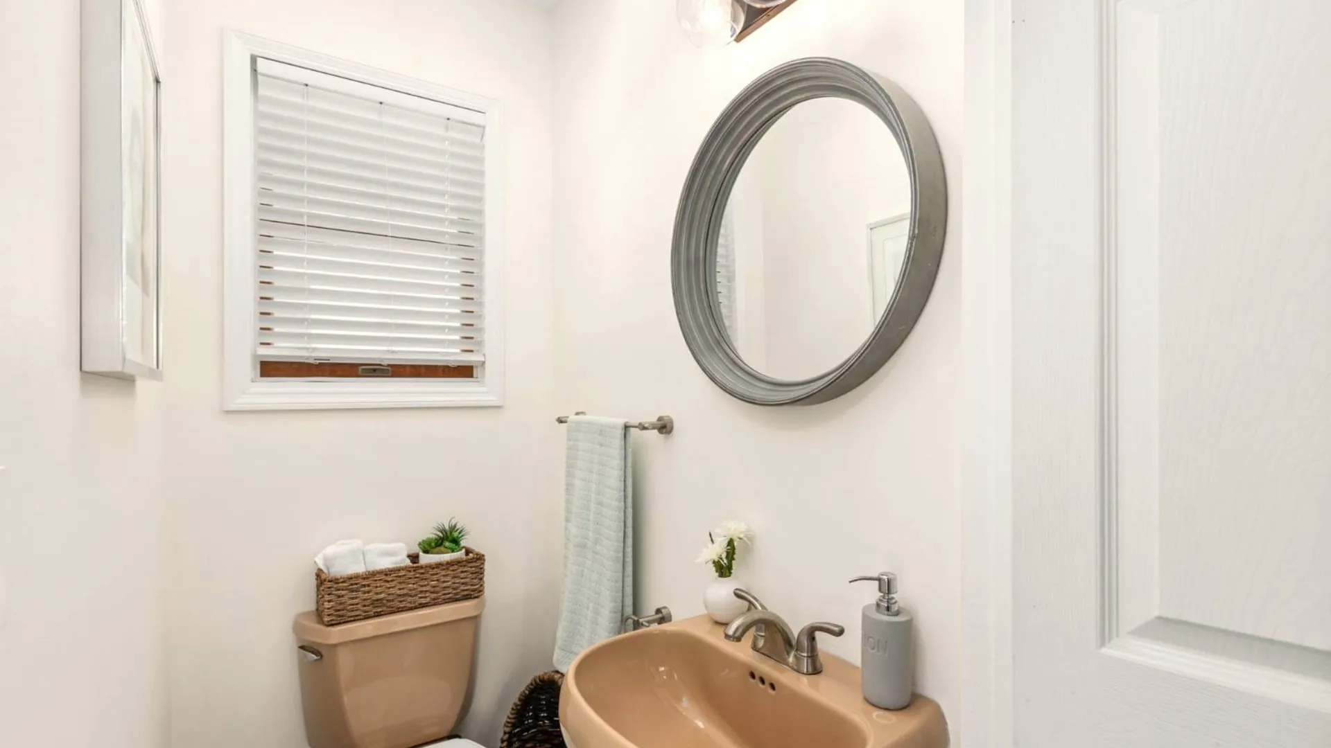 Property at 401 Hunter Ave, Bronx, NY 10464 13