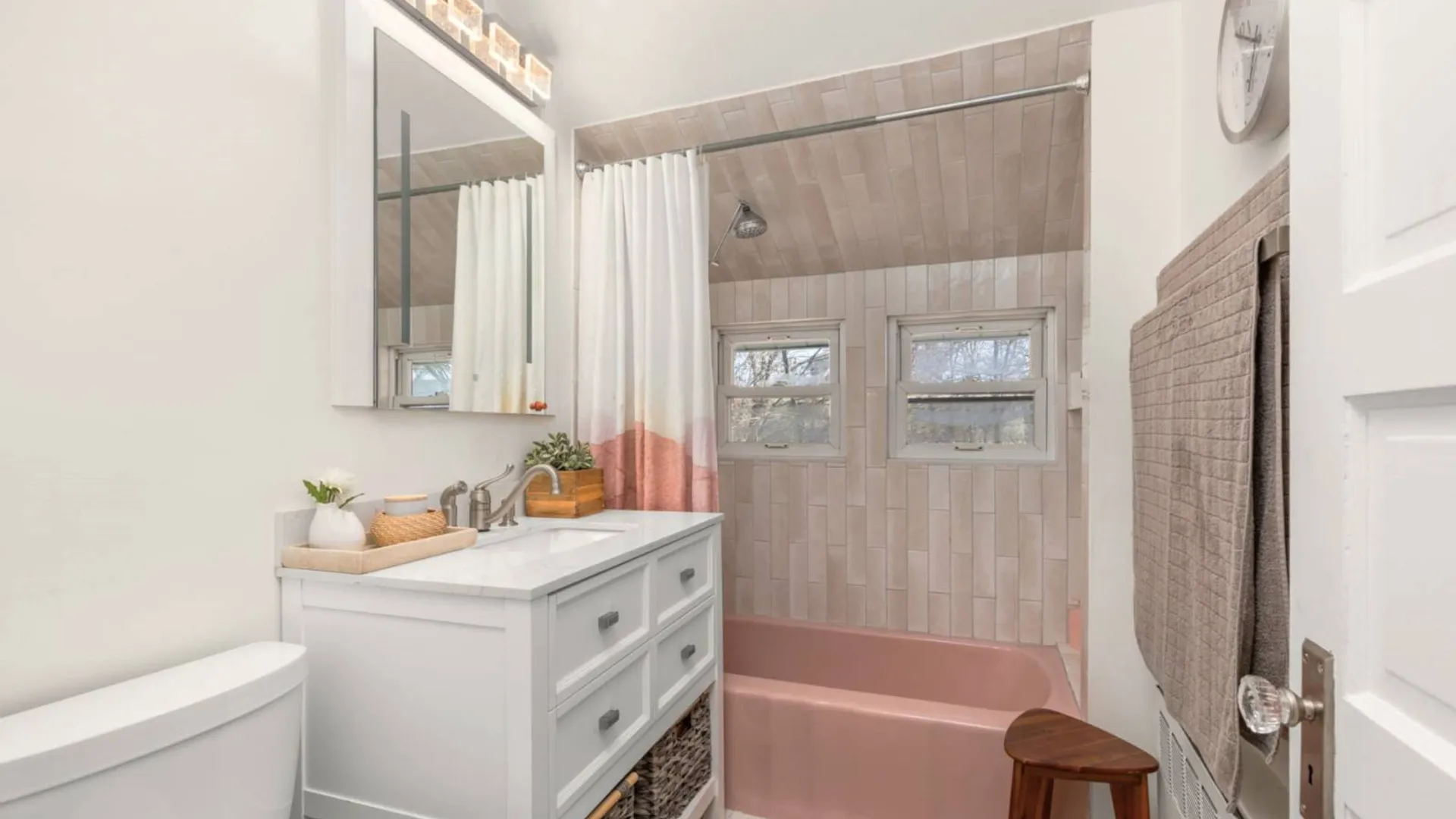 Property at 401 Hunter Ave, Bronx, NY 10464 20