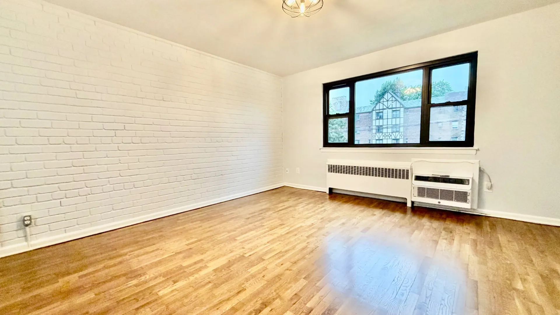 Property at 115 Stonelea Pl, New Rochelle, NY 10801 2