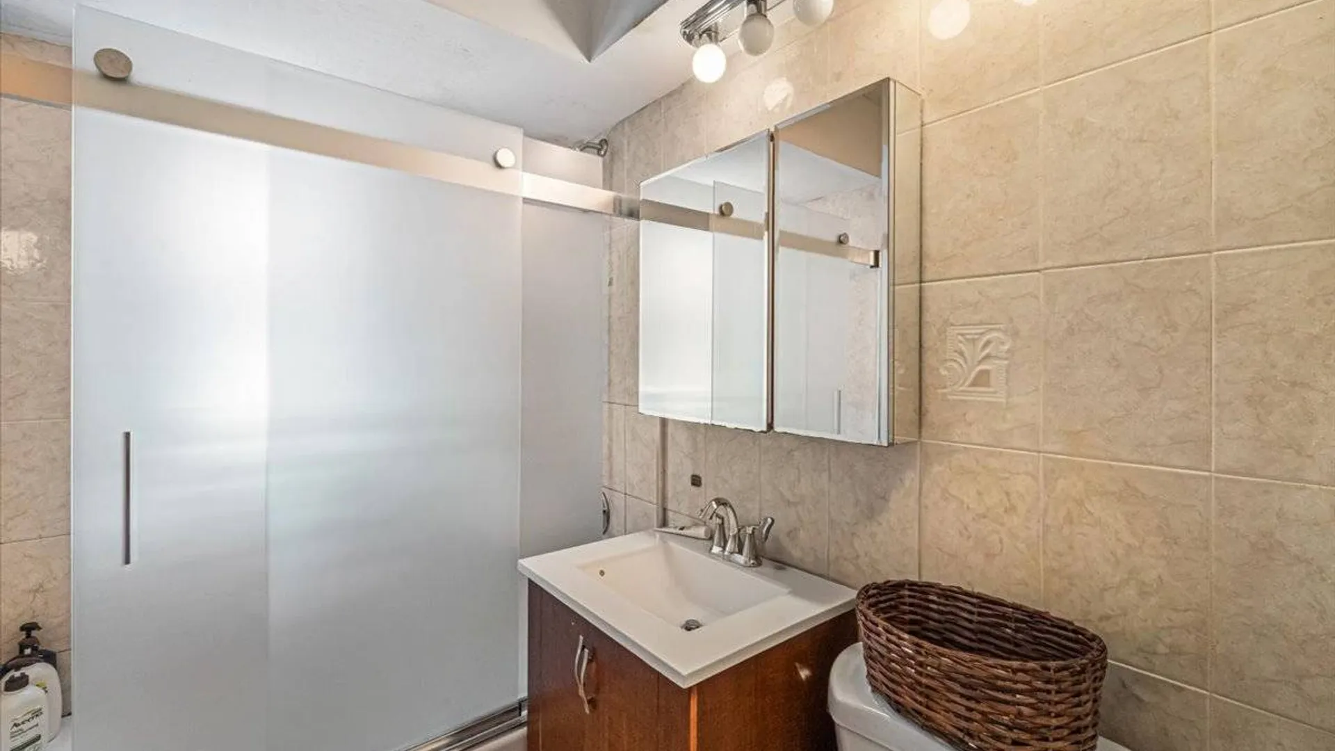 Property at 152-15 11th Ave, Whitestone, NY 11357 16