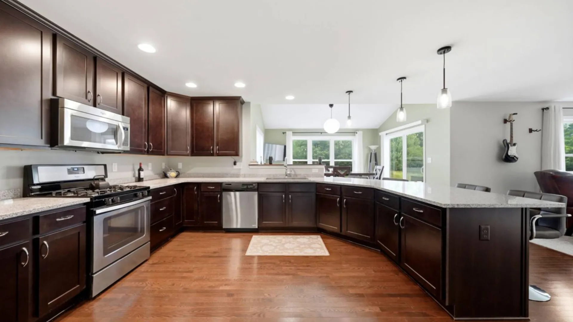 Property at 39 Chancellor Ln, West Seneca, NY 14224 8
