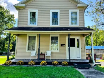 Property at 29 N Vernon St, Athens, NY 12015