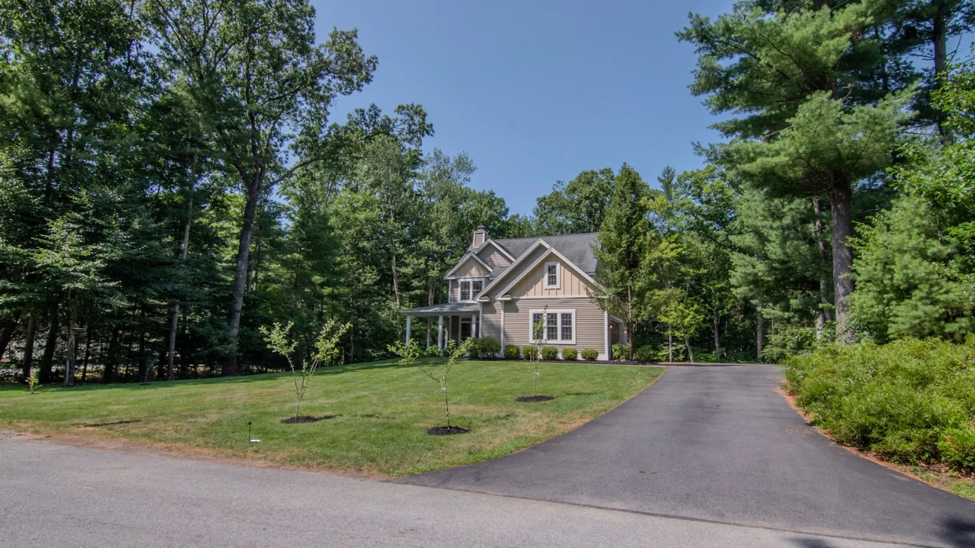 Property at 3 Iris Dr, Saratoga Springs, NY 12866 4