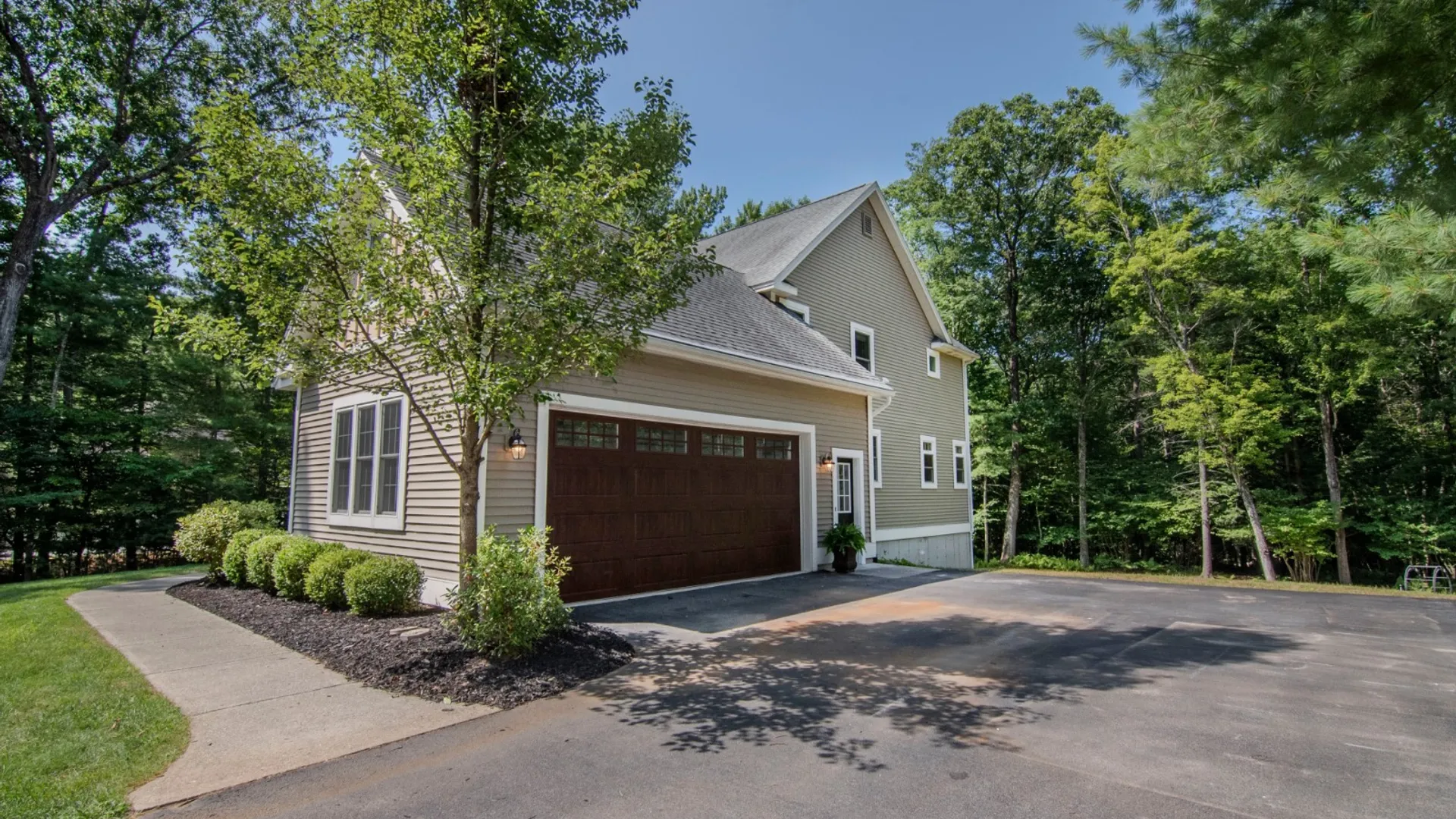 Property at 3 Iris Dr, Saratoga Springs, NY 12866 58