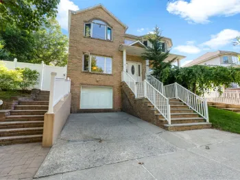 Property at 38 Bayview Ave, Staten Island, NY 10309