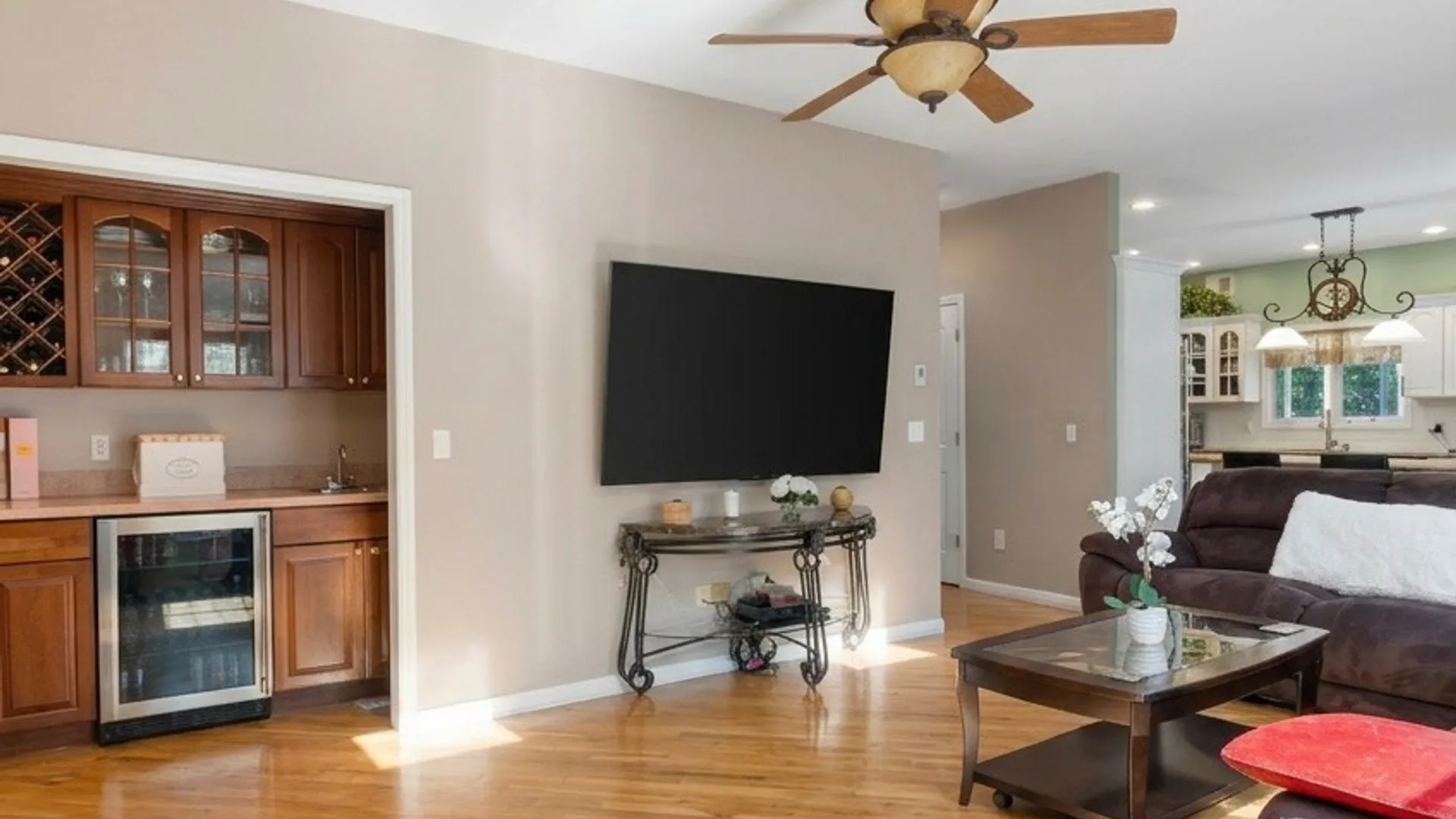Property at 38 Bayview Ave, Staten Island, NY 10309 4