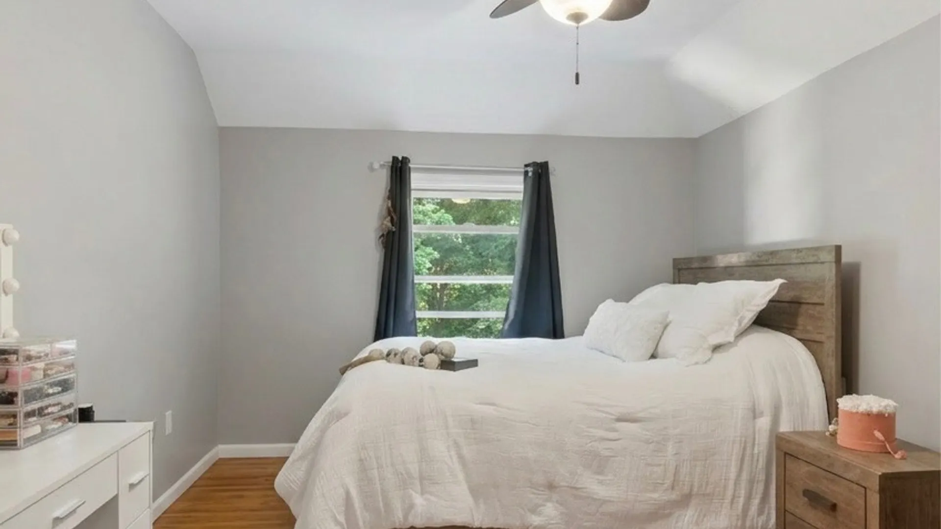Property at 38 Bayview Ave, Staten Island, NY 10309 11
