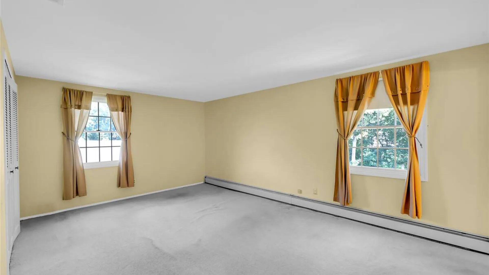 Property at 35 Royalston Lane, Centereach, NY 11720 28