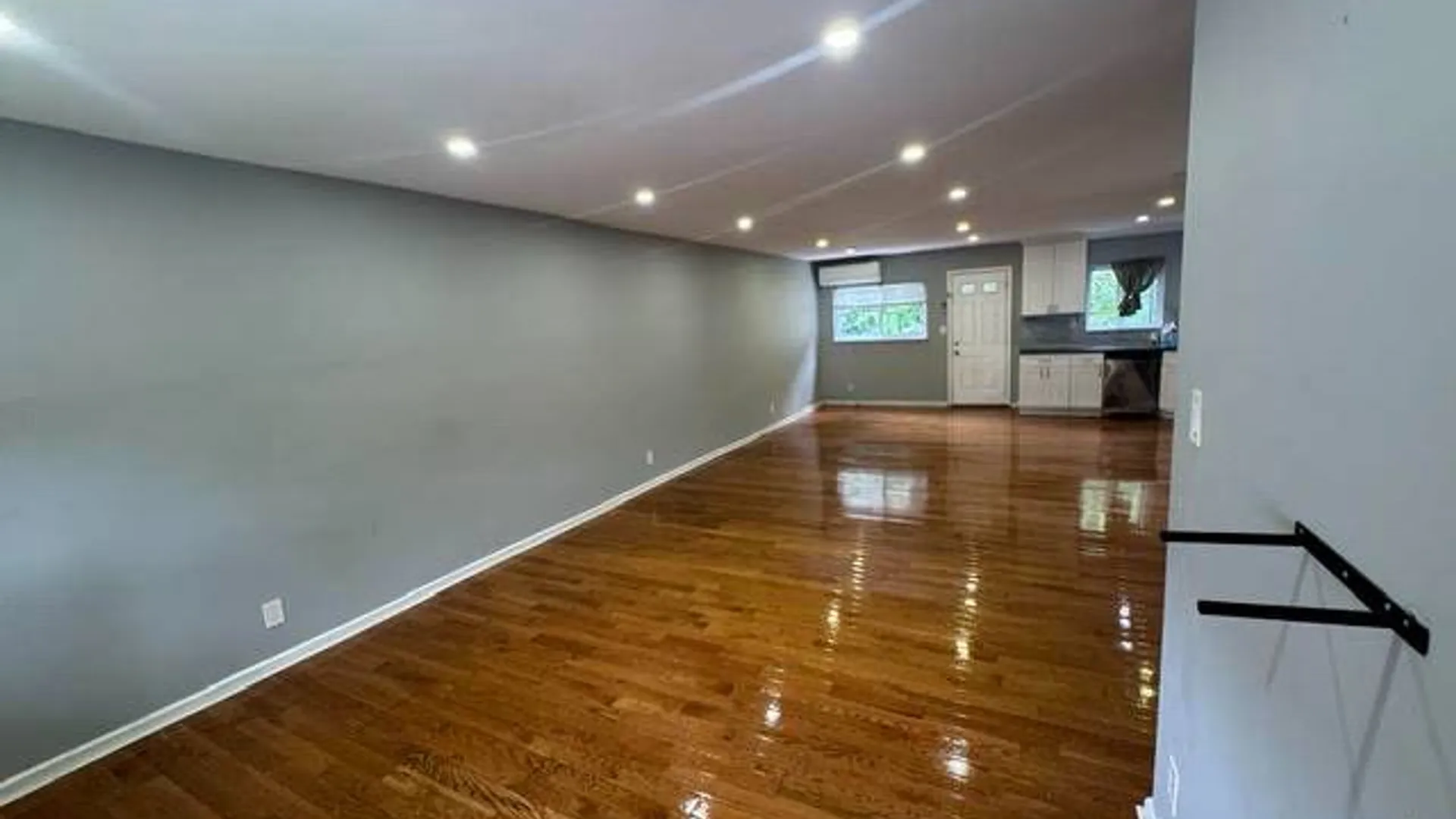 Property at 409 S 3rd Avenue, Mount Vernon, NY 10550 4