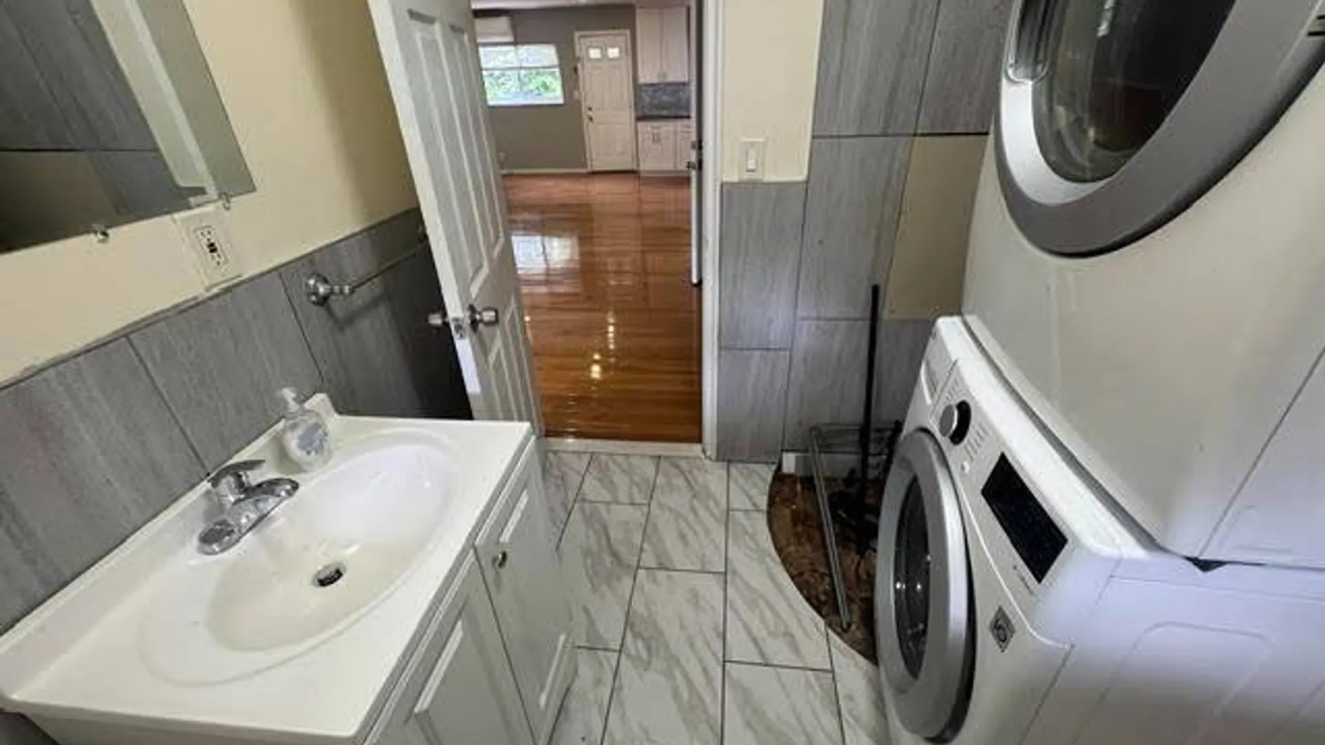 Property at 409 S 3rd Avenue, Mount Vernon, NY 10550 9