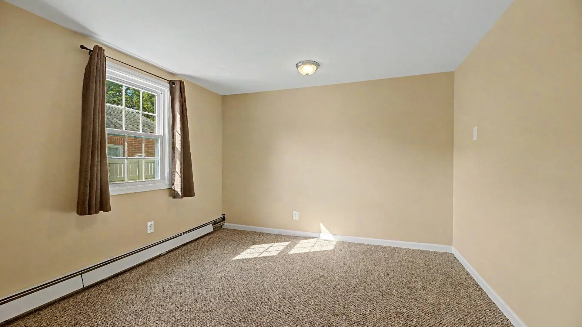 Property at 28 Roundhill Dr, Yonkers, NY 10710 10