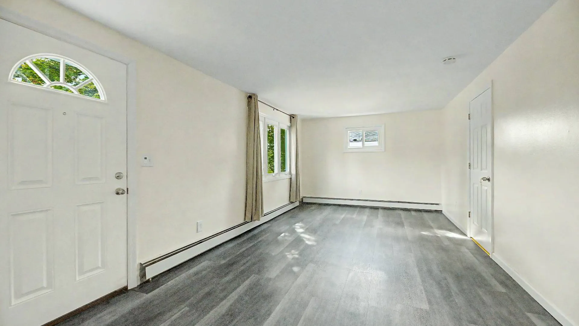Property at 28 Roundhill Dr, Yonkers, NY 10710 3