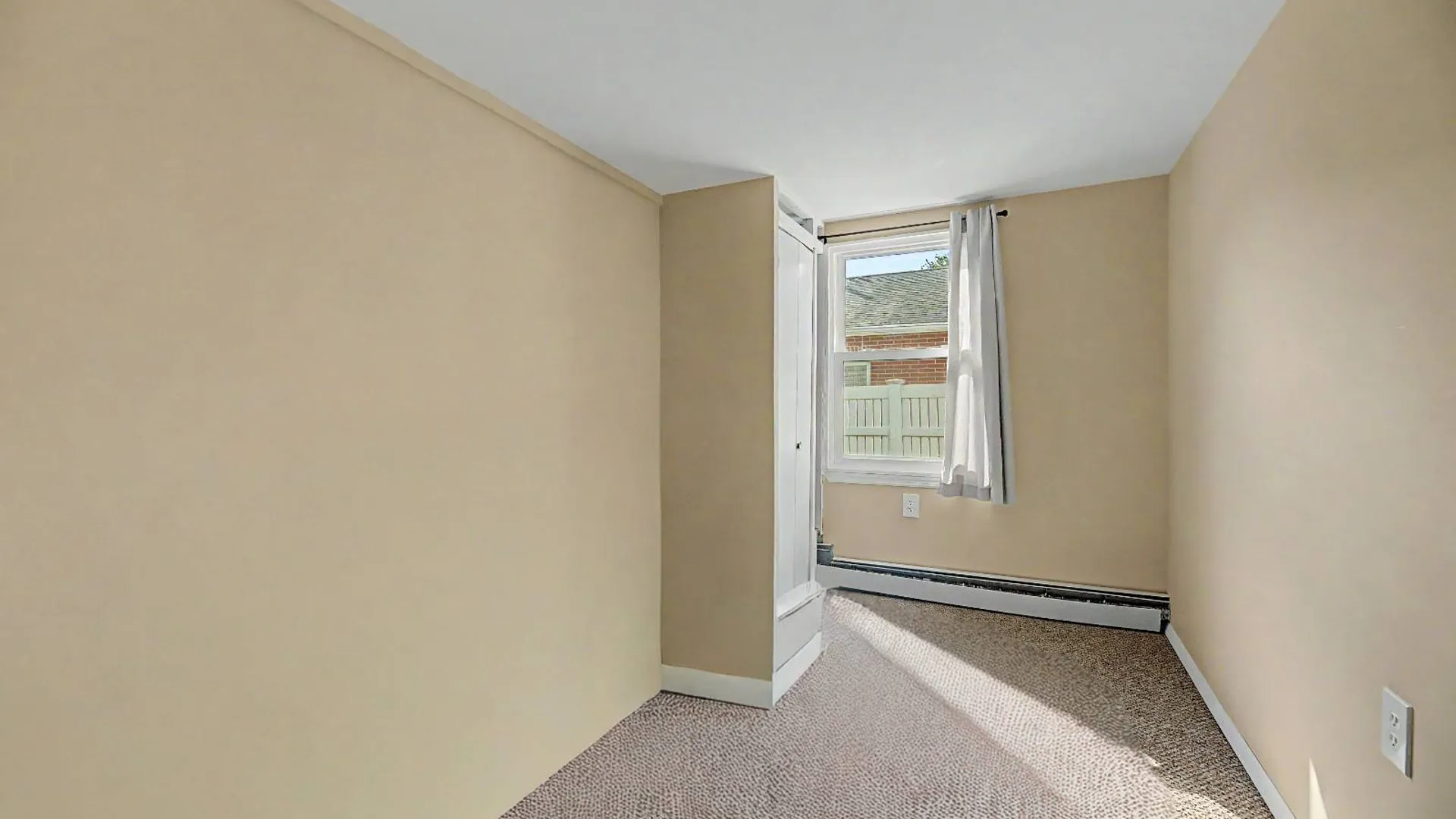 Property at 28 Roundhill Dr, Yonkers, NY 10710 17