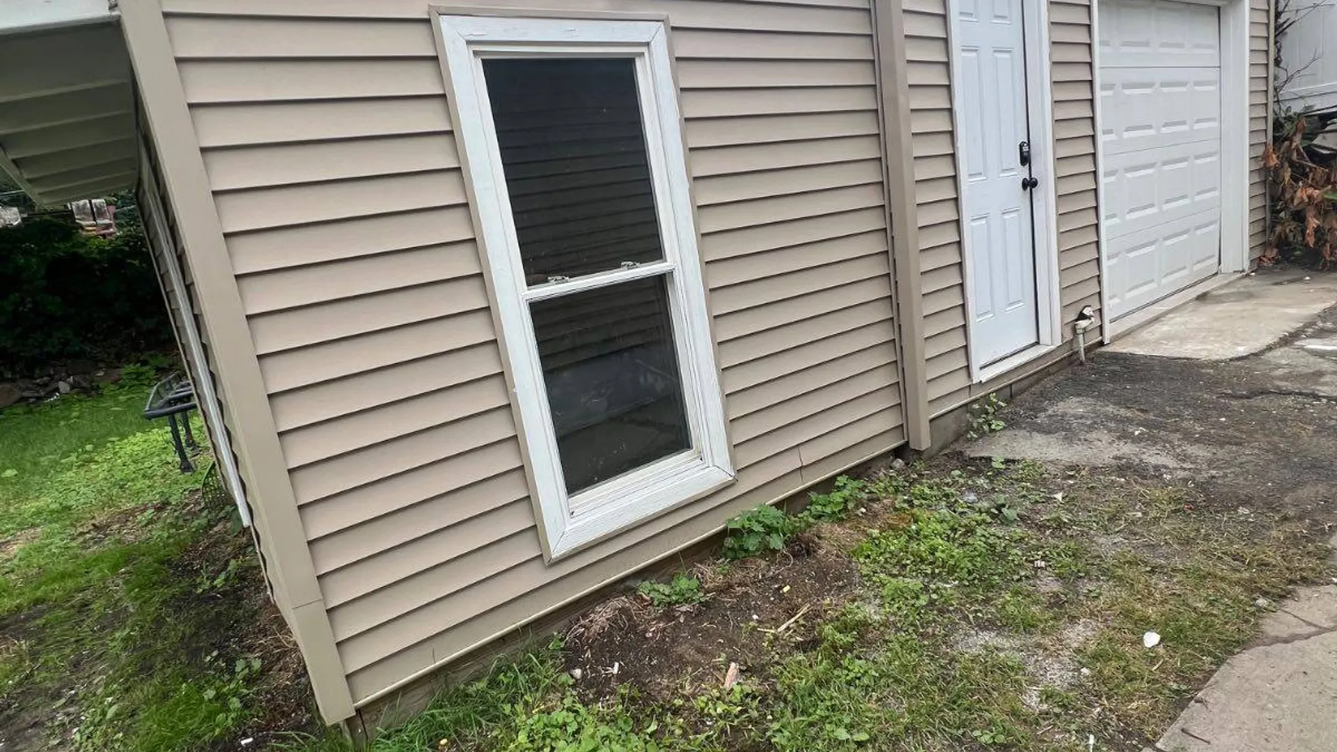 Property at 53 Park St, Gloversville, NY 12078 3