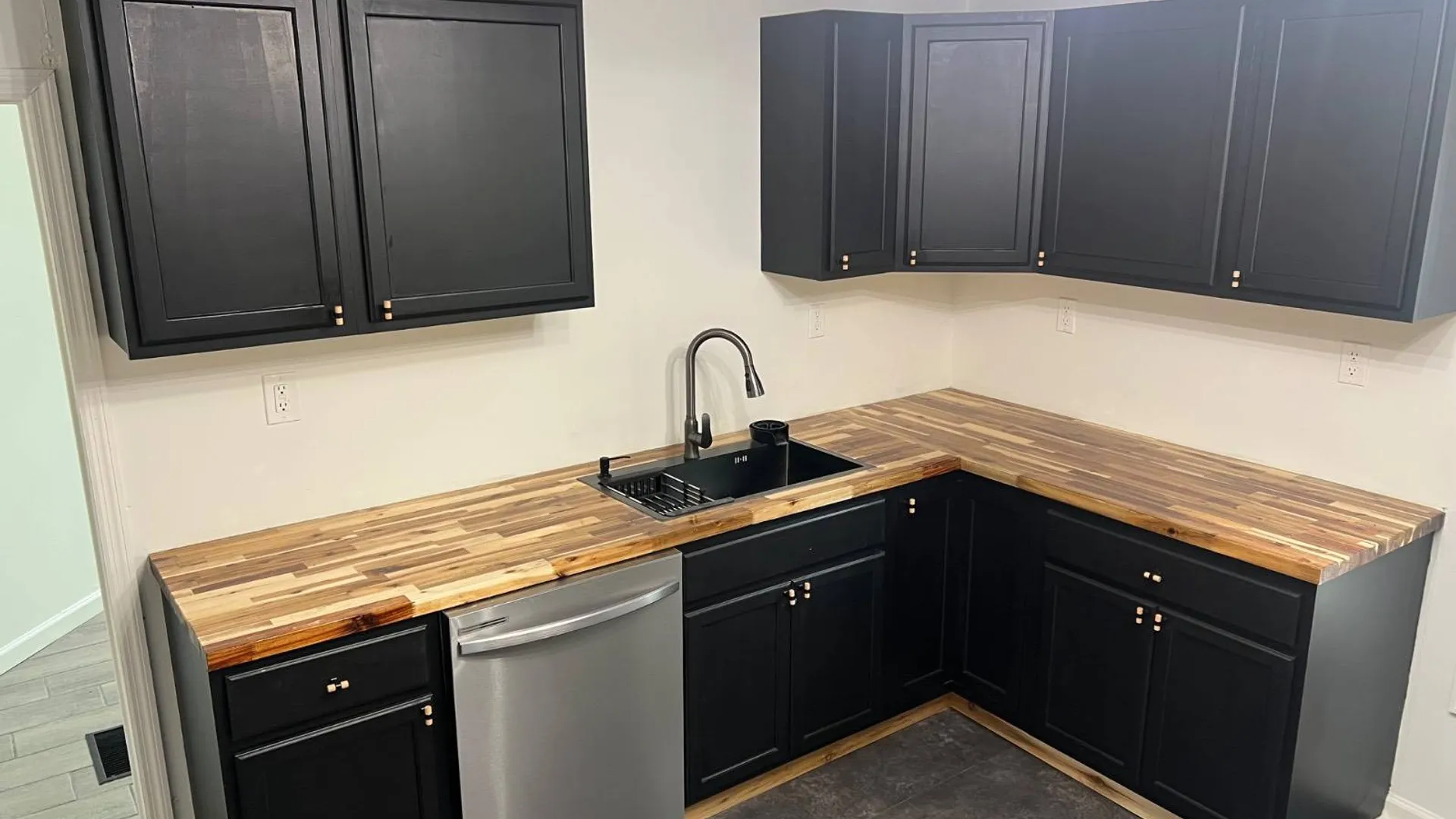 Property at 53 Park St, Gloversville, NY 12078 30