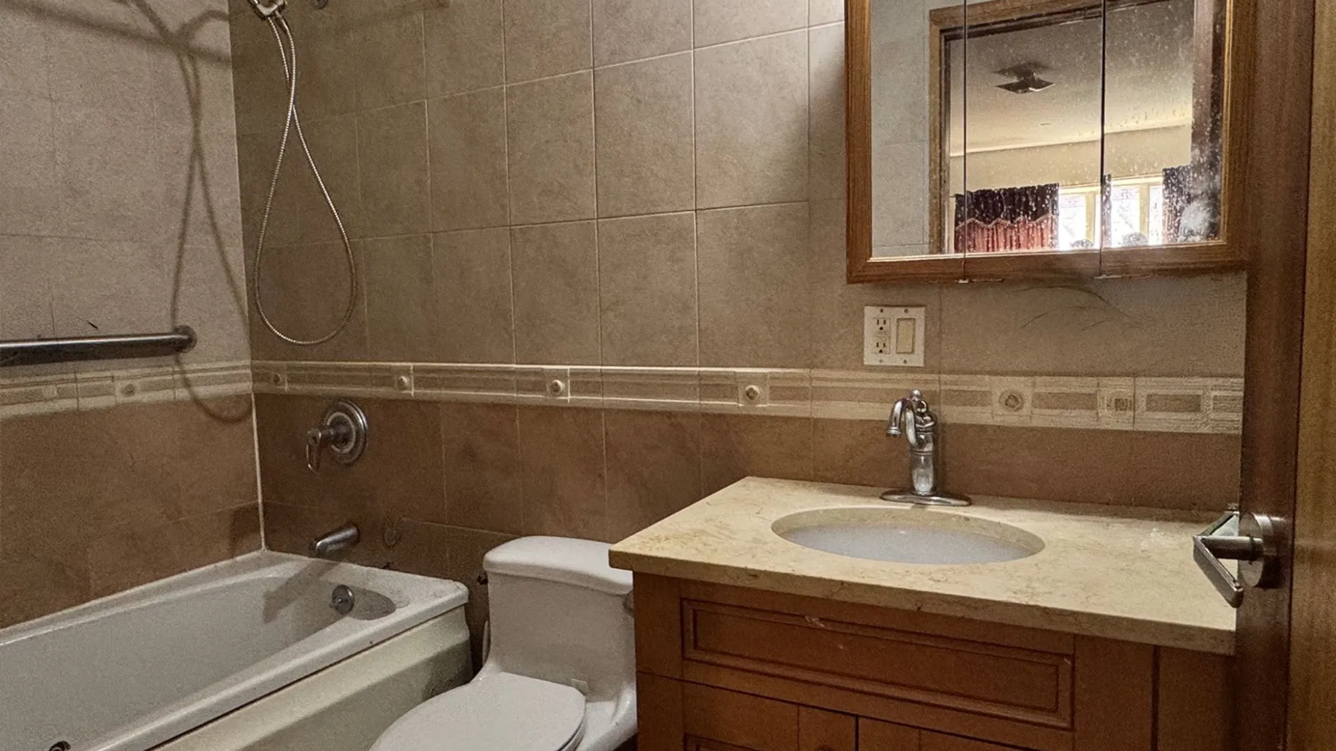 Property at 852 East 7th St, Brooklyn, NY 11230 10
