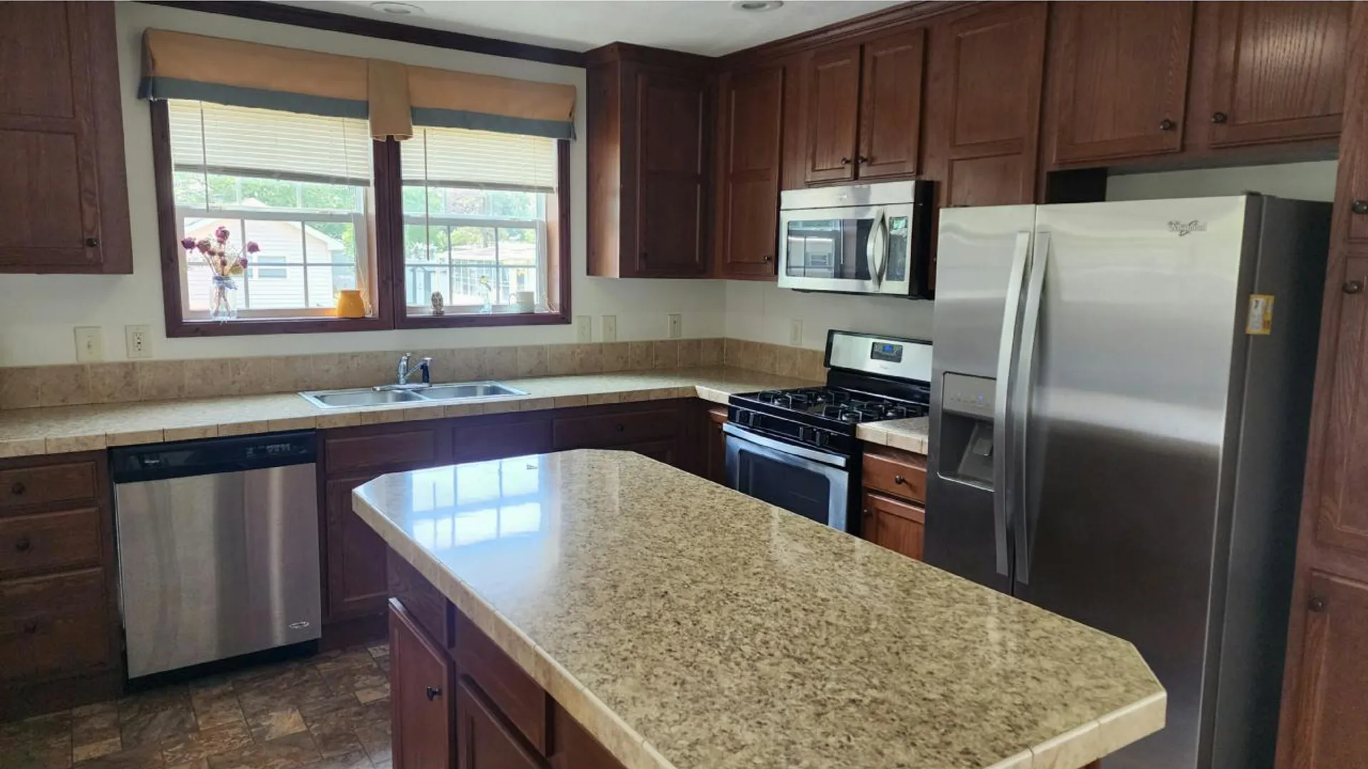 Property at 703 Fresh Pond Ave, Calverton, NY 11933 3