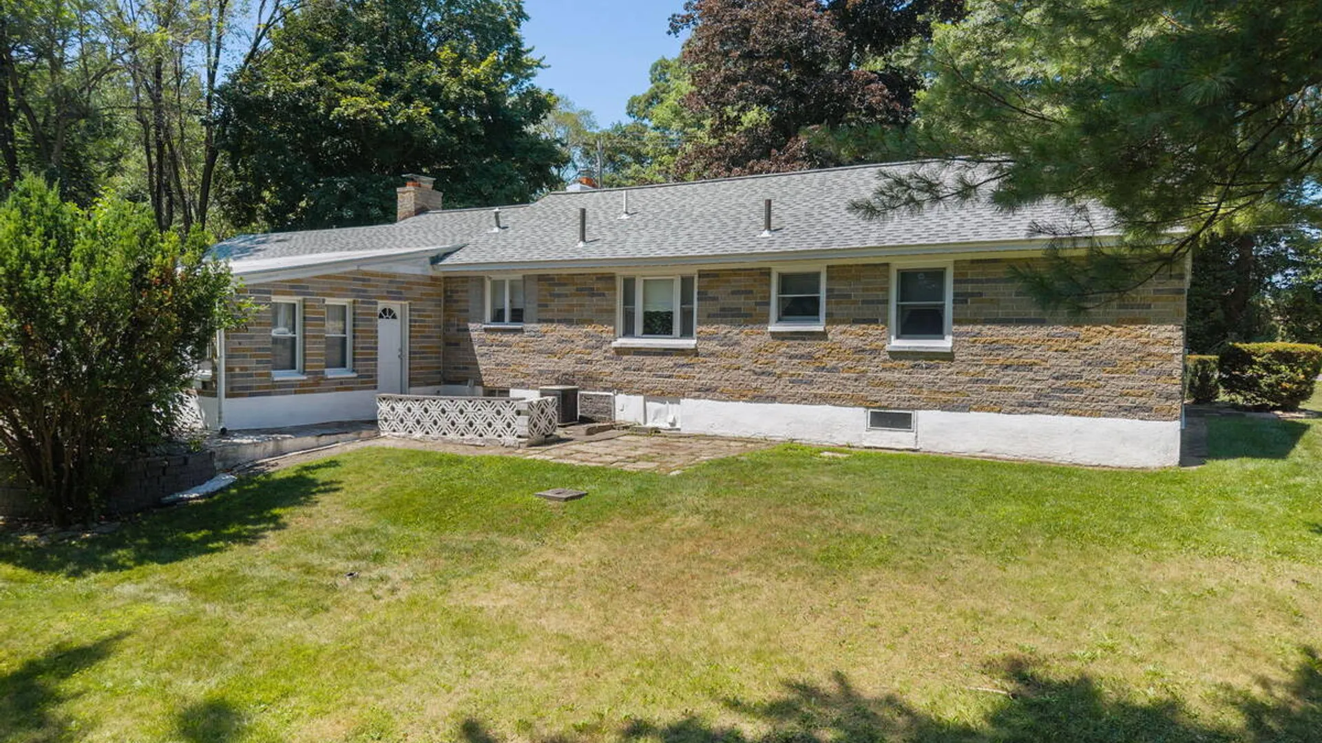 Property at 1984 Van Antwerp Road, Niskayuna, NY 12309 54