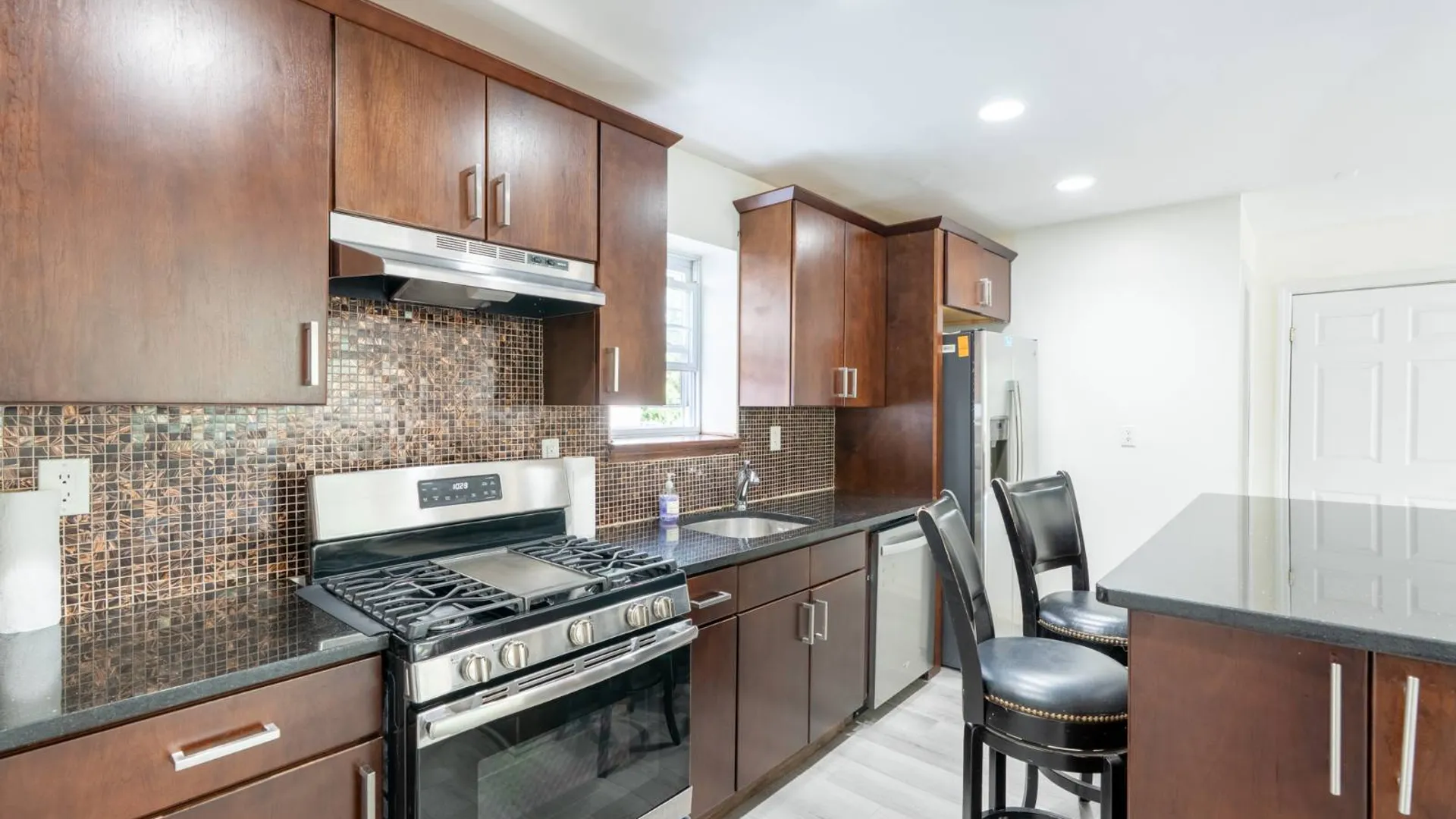 Property at 198 Stuyvesant Ave, Brooklyn, NY 11221 11