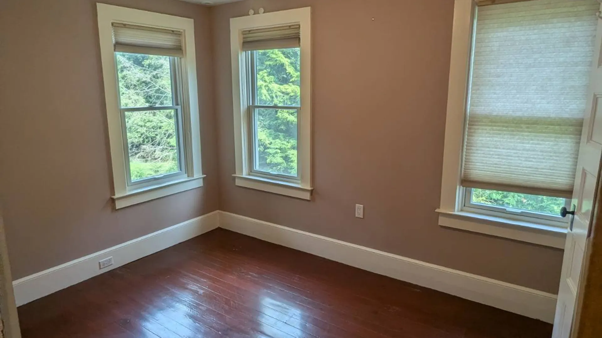 Property at 18 Monroe St, Glens Falls, NY 12801 15
