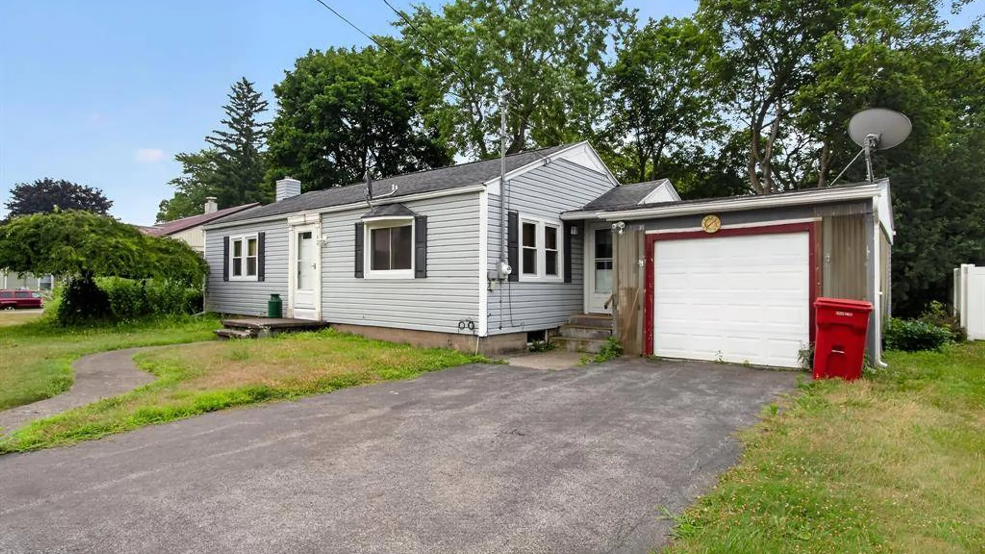 Property at 162 Landon Ave, Newark, NY 14513 2