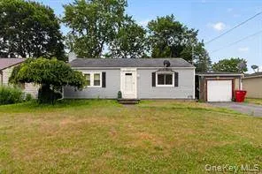 Property at 162 Landon Ave, Newark, NY 14513