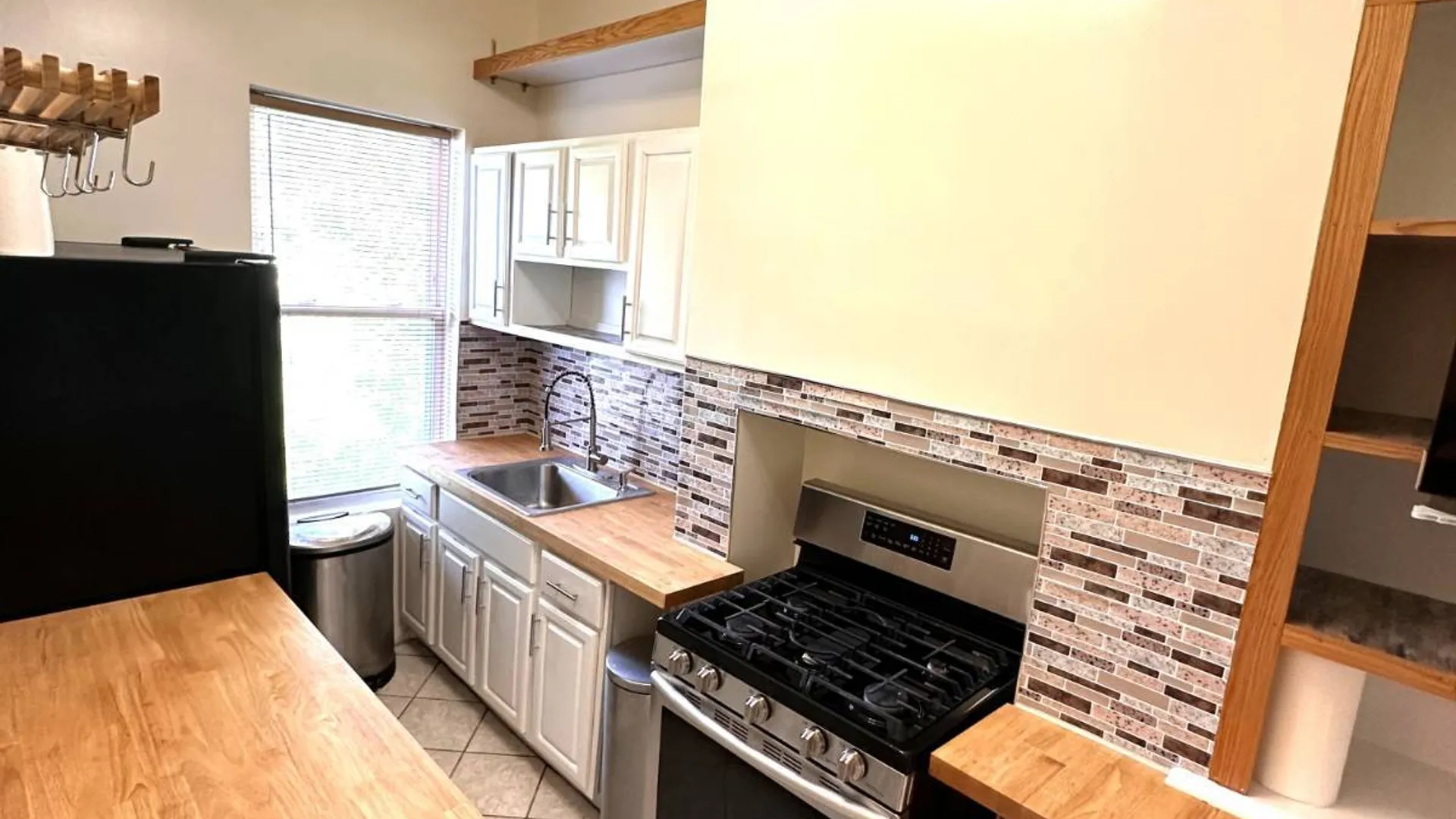Property at 907 Herkimer St., Brooklyn, NY 11233 10