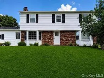 Property at 15 Crestview Dr, Pittsford, NY 14534
