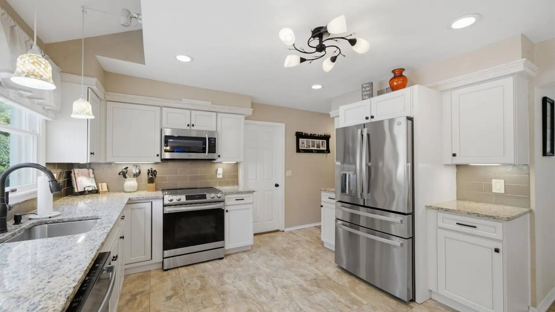 Property at 4 Saybrook Court, Port Jefferson Station, NY 11776 19