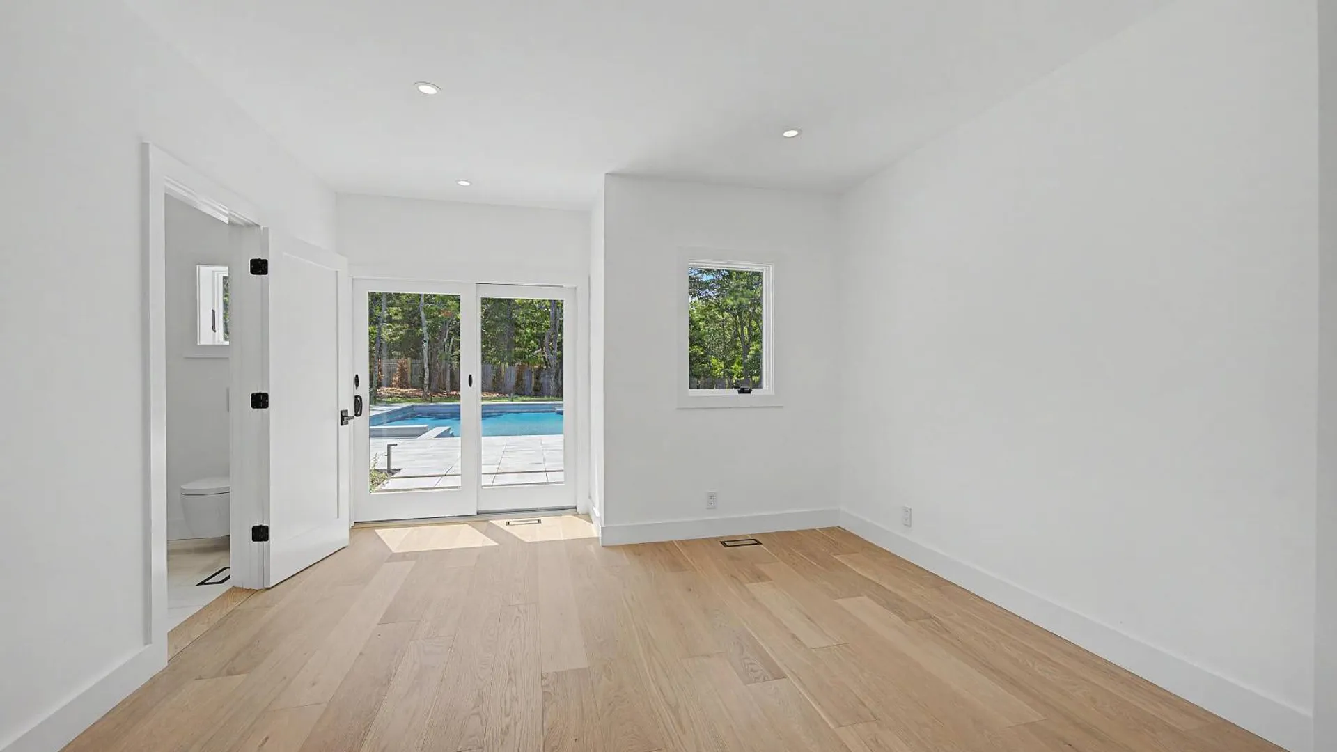 Property at 5 Bark Ct, Wainscott, NY 11975 14