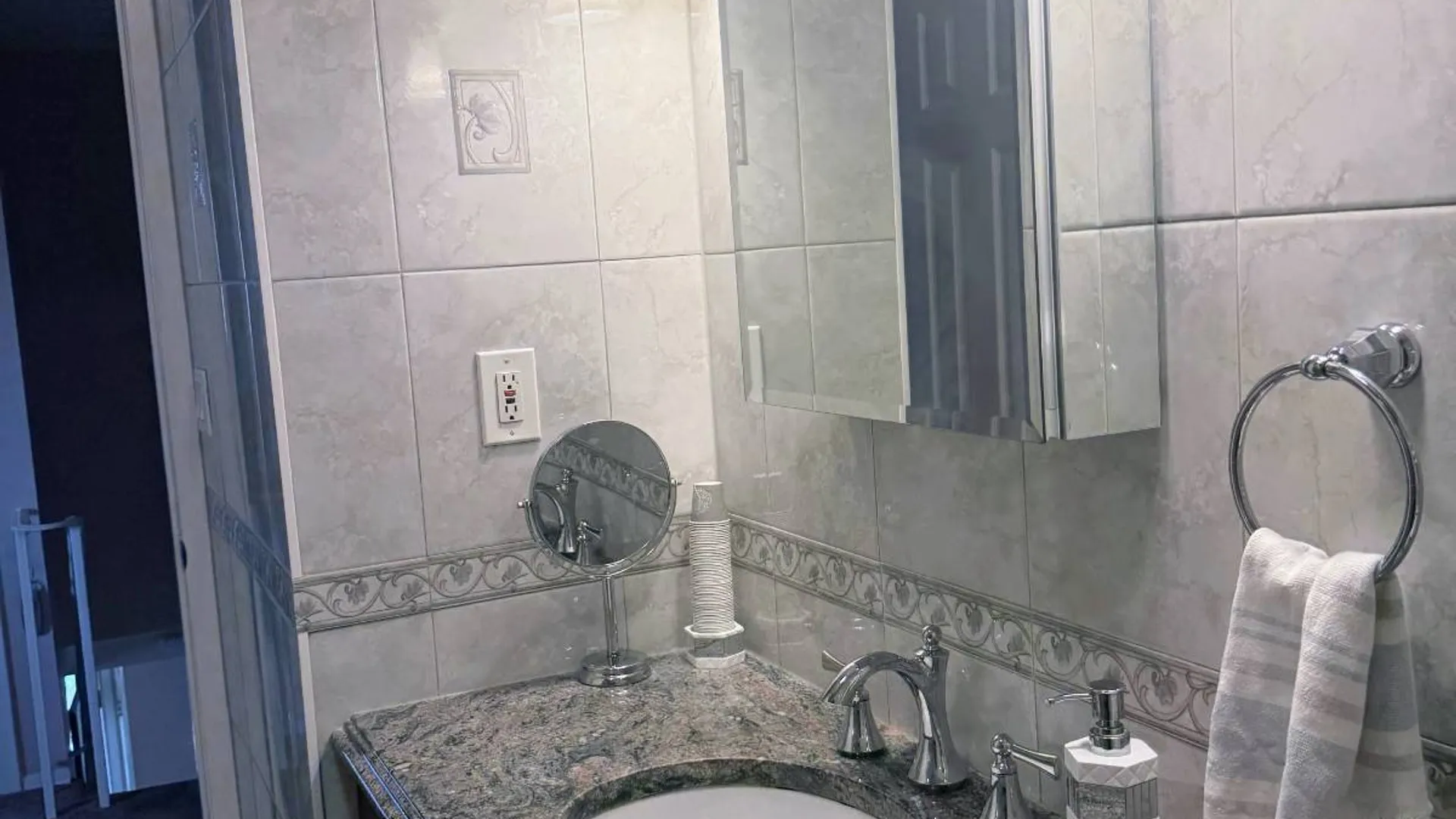 Property at 165 Narrows Rd N, Staten Island, NY 10305 11