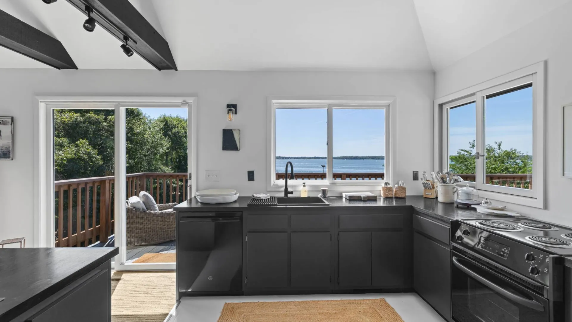 Property at 3 Bevan Pl, Shelter Island, NY 11964 11