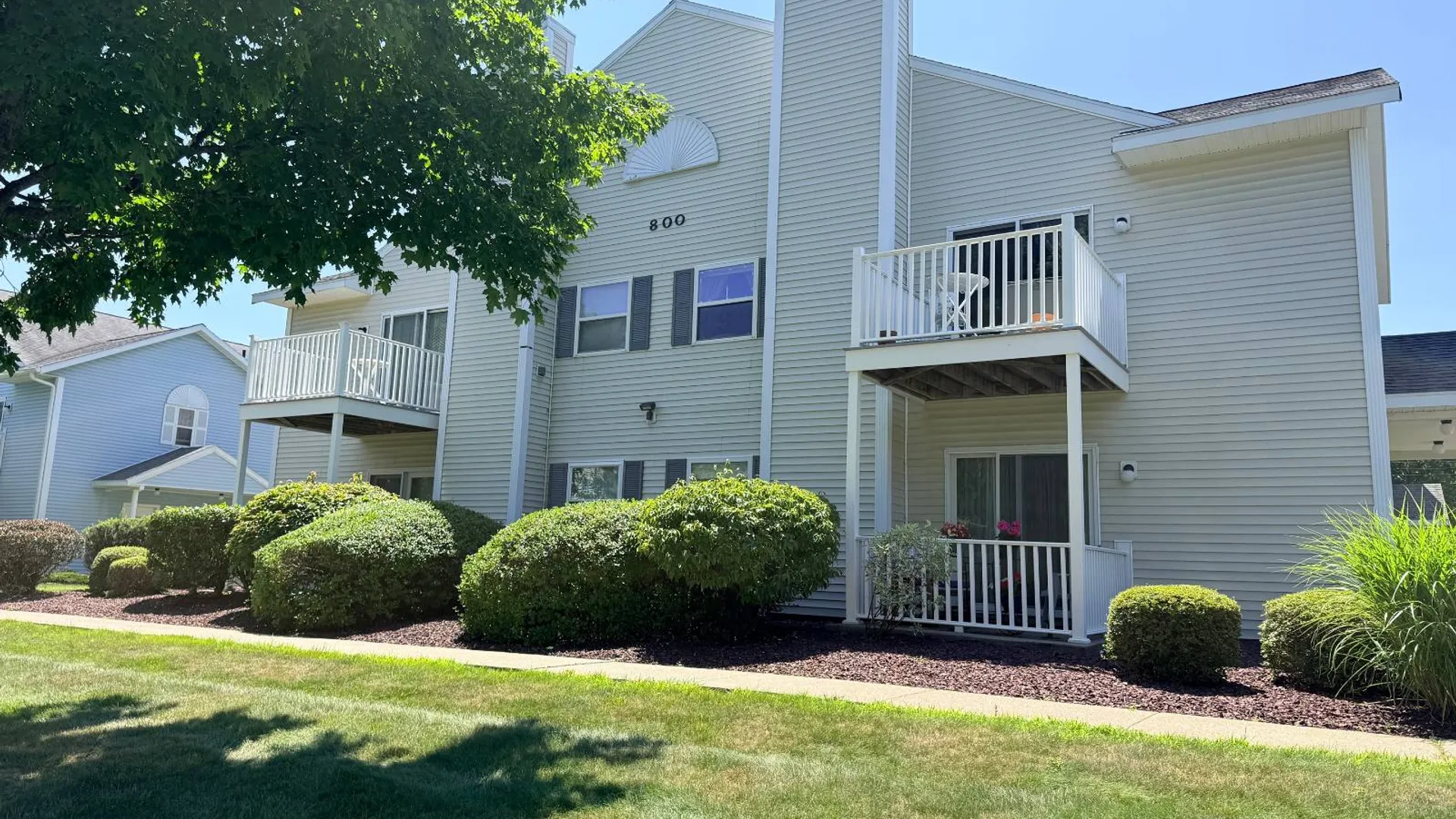 Property at 807 Cambridge Manor Dr, Scotia, NY 12302 4