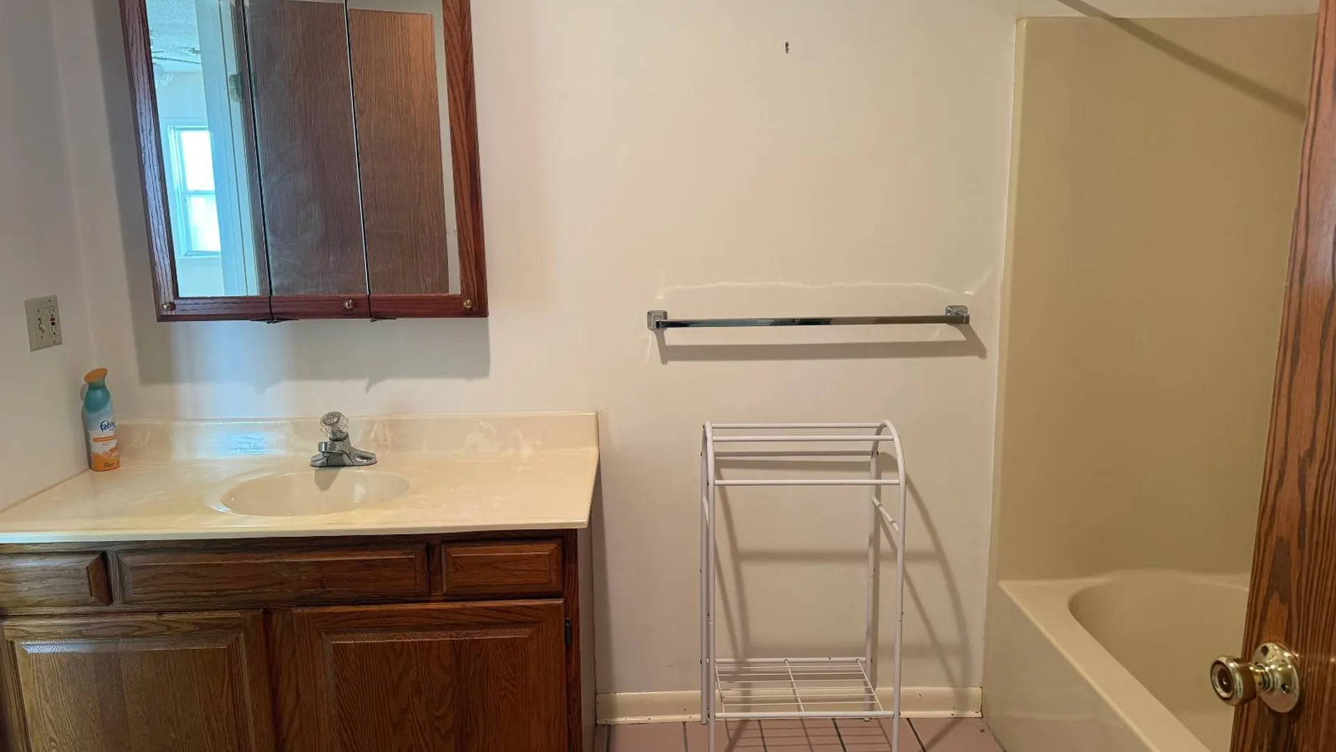 Property at 807 Cambridge Manor Dr, Scotia, NY 12302 14
