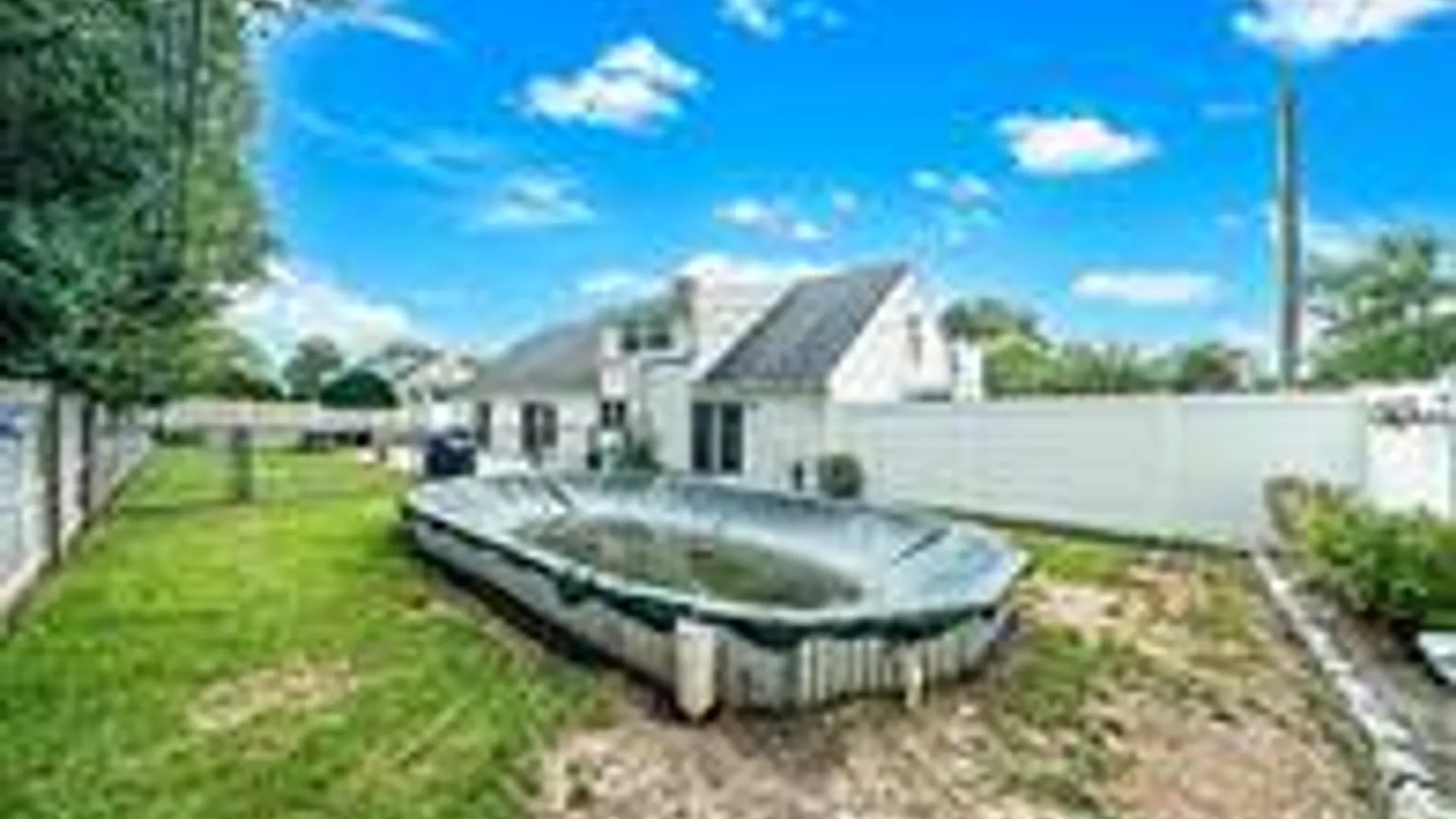 Property at 5 Horseshoe Drive, Holbrook, NY 11741 9