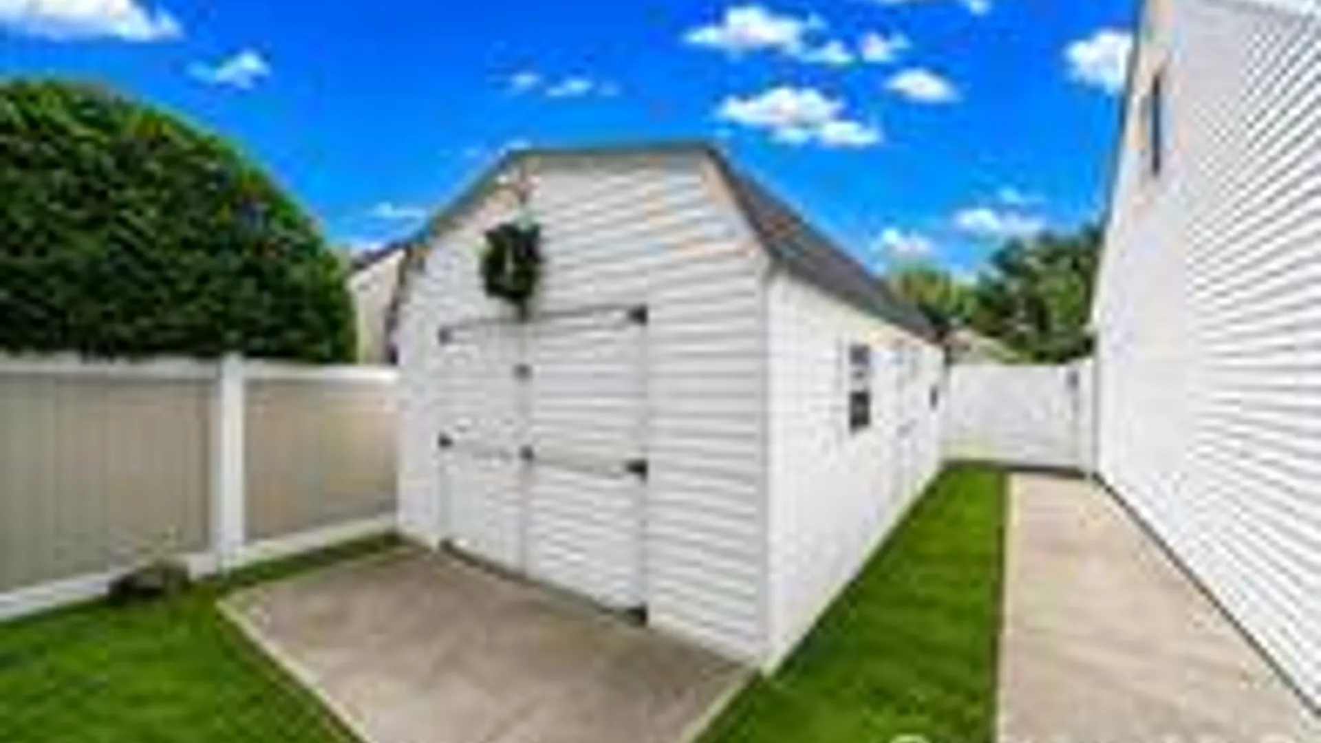 Property at 5 Horseshoe Drive, Holbrook, NY 11741 16