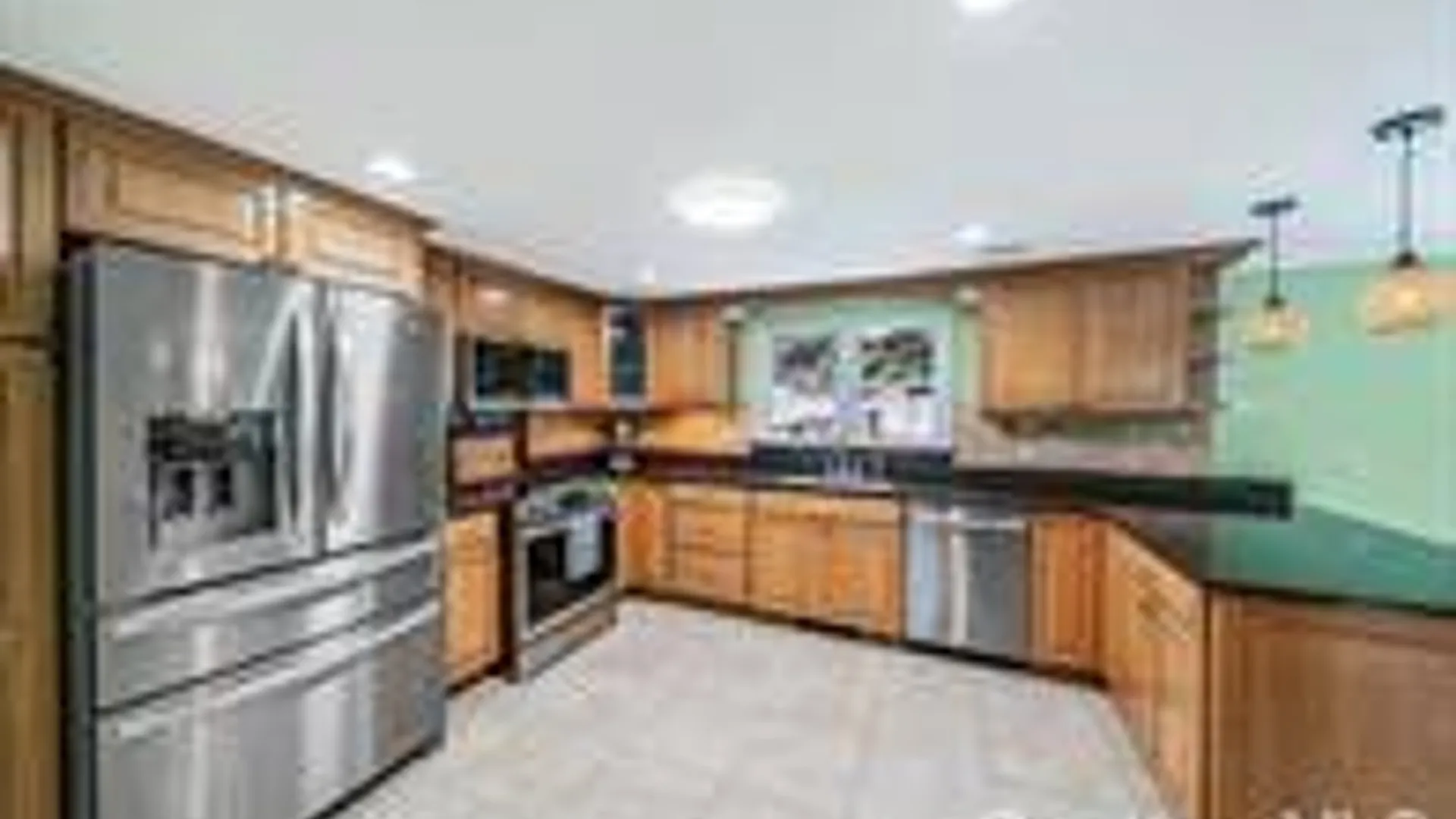 Property at 5 Horseshoe Drive, Holbrook, NY 11741 24