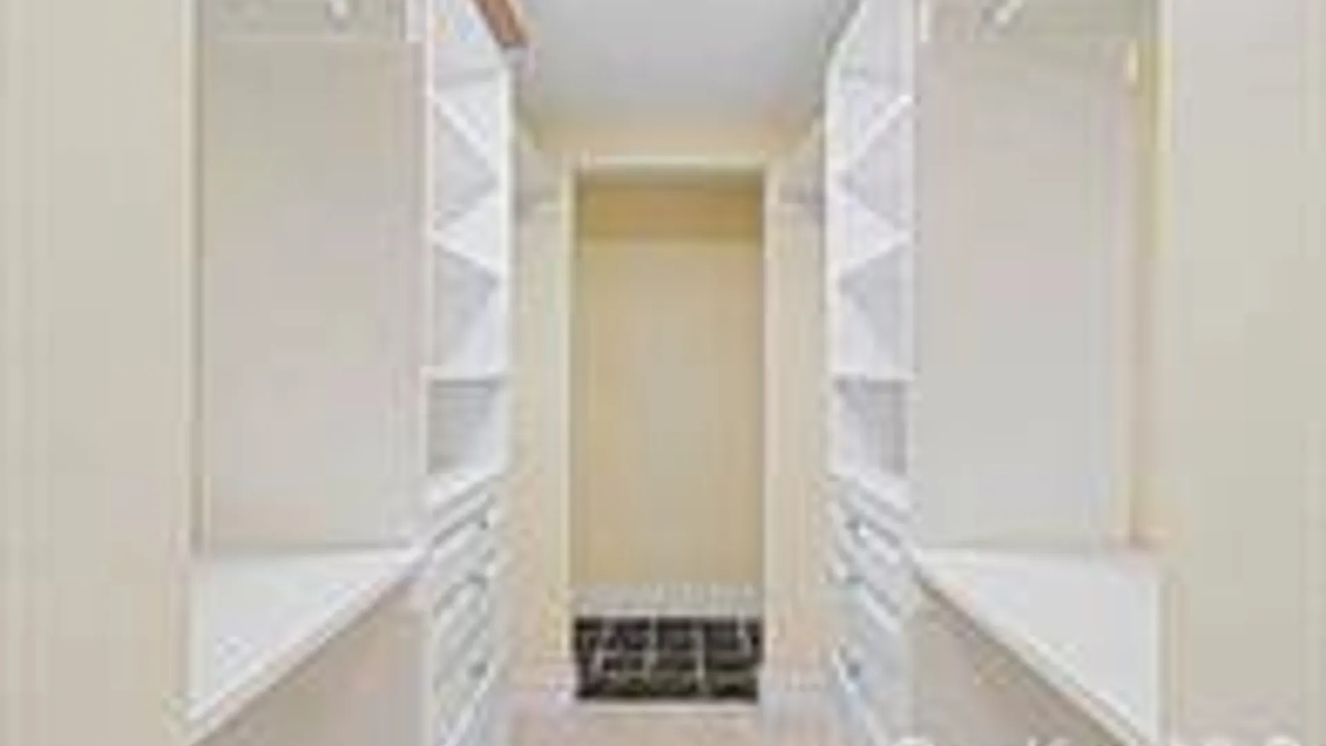 Property at 5 Horseshoe Drive, Holbrook, NY 11741 32