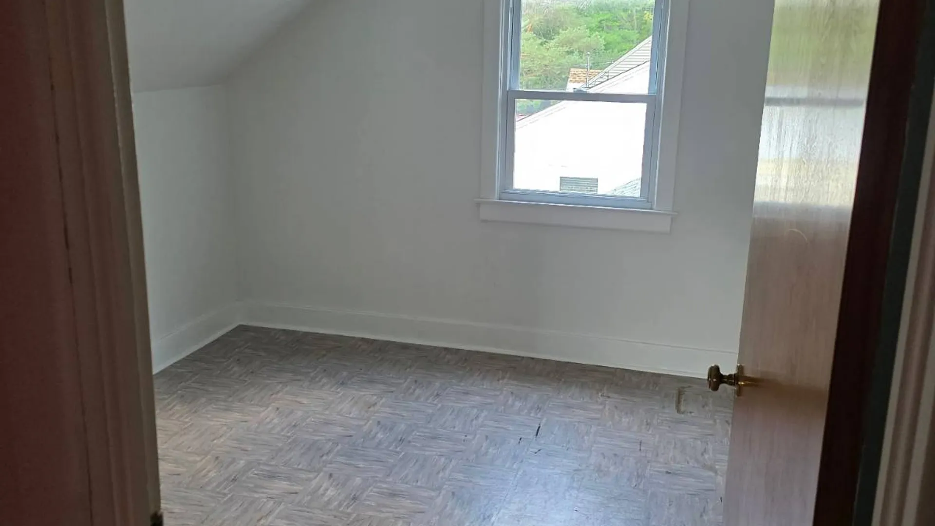Property at 5514 Woodlawn Pl, Utica, NY 13502 11