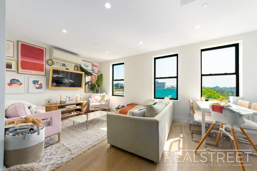 Property at 645 Knickerbocker Ave, BROOKLYN, NY 11221