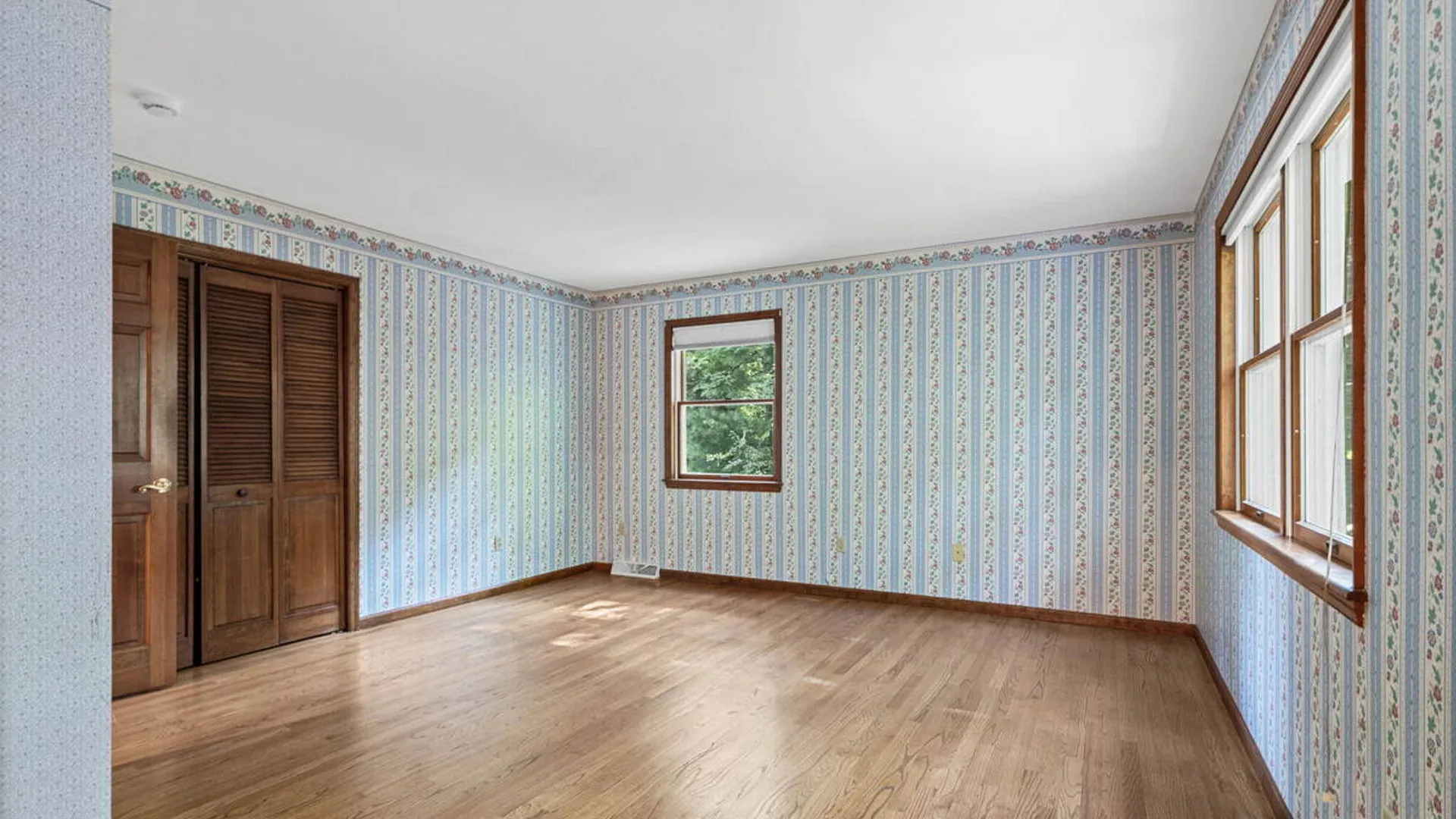 Property at 9 Newport Drive, Clifton Park, NY 12065 23
