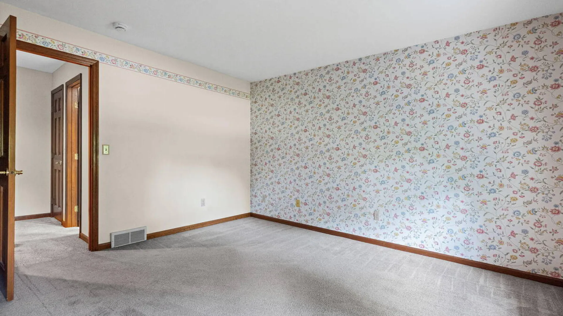 Property at 9 Newport Drive, Clifton Park, NY 12065 28