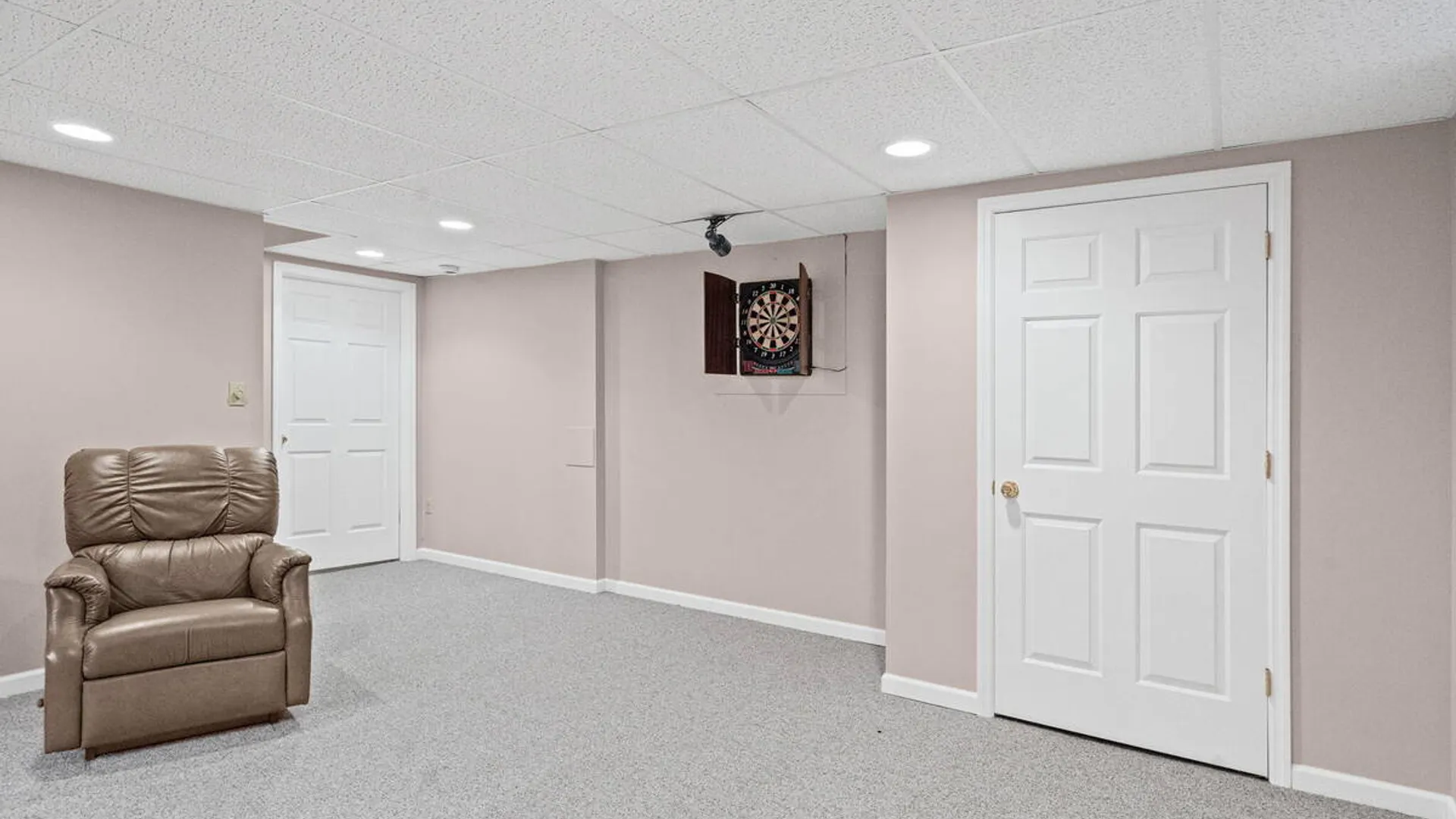 Property at 9 Newport Drive, Clifton Park, NY 12065 34
