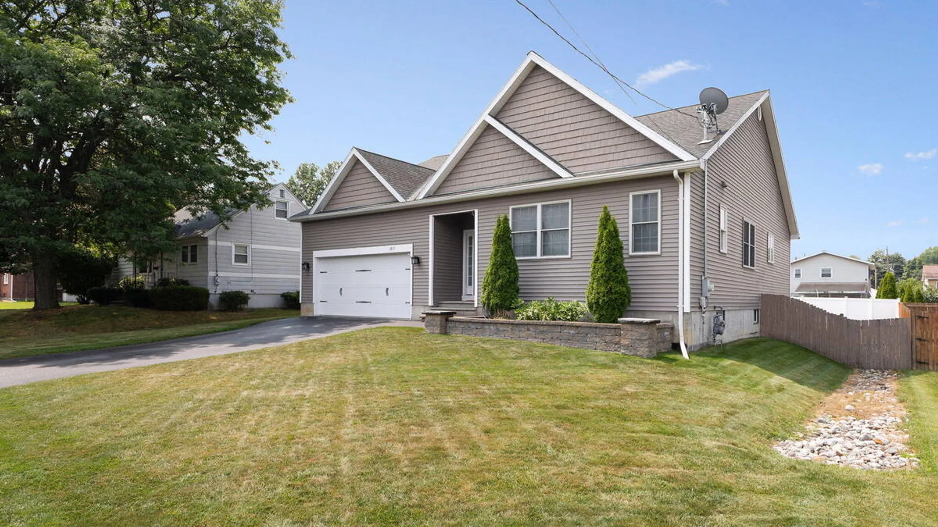 Property at 1871 Elizabeth Street, Rotterdam, NY 12303 3