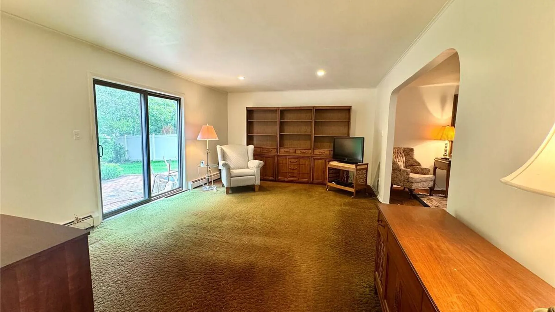 Property at 15 Stonehurst Lane, Dix Hills, NY 11746 8